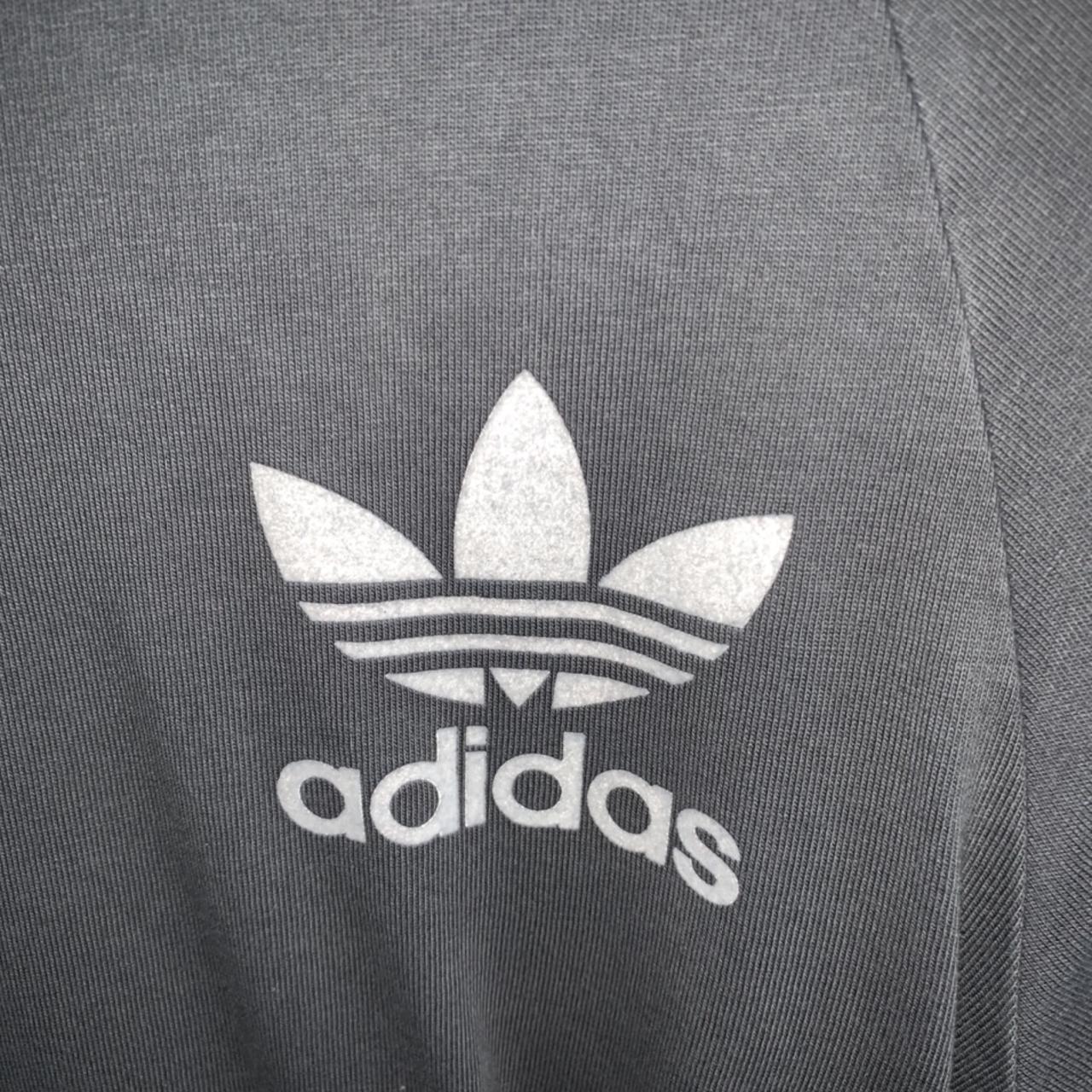 Adidas Originals Men's Grey and Black T-shirt | Depop