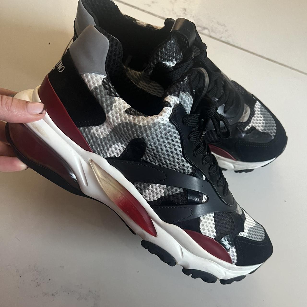 mens navy valentino trainers