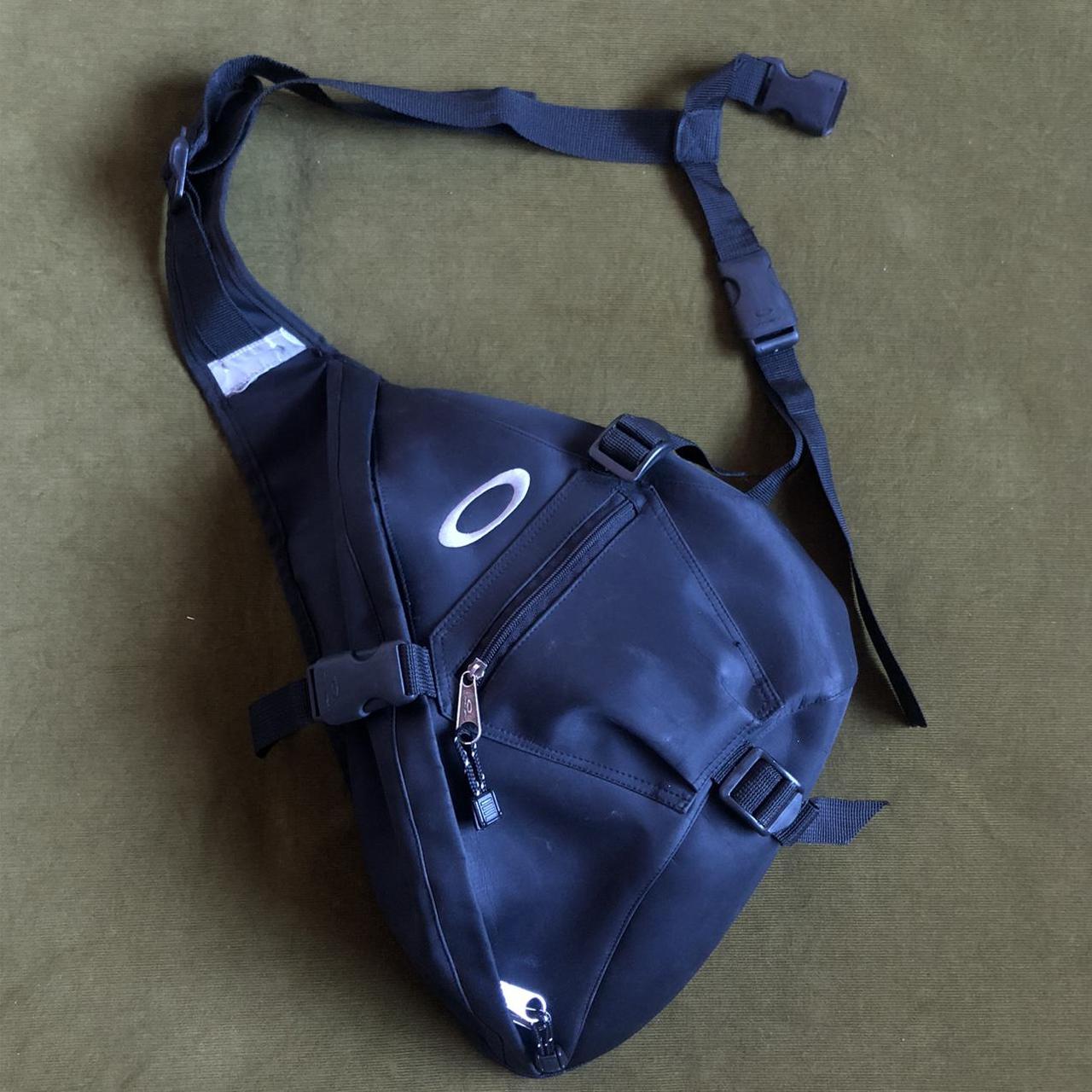 oakley shoulder sling
