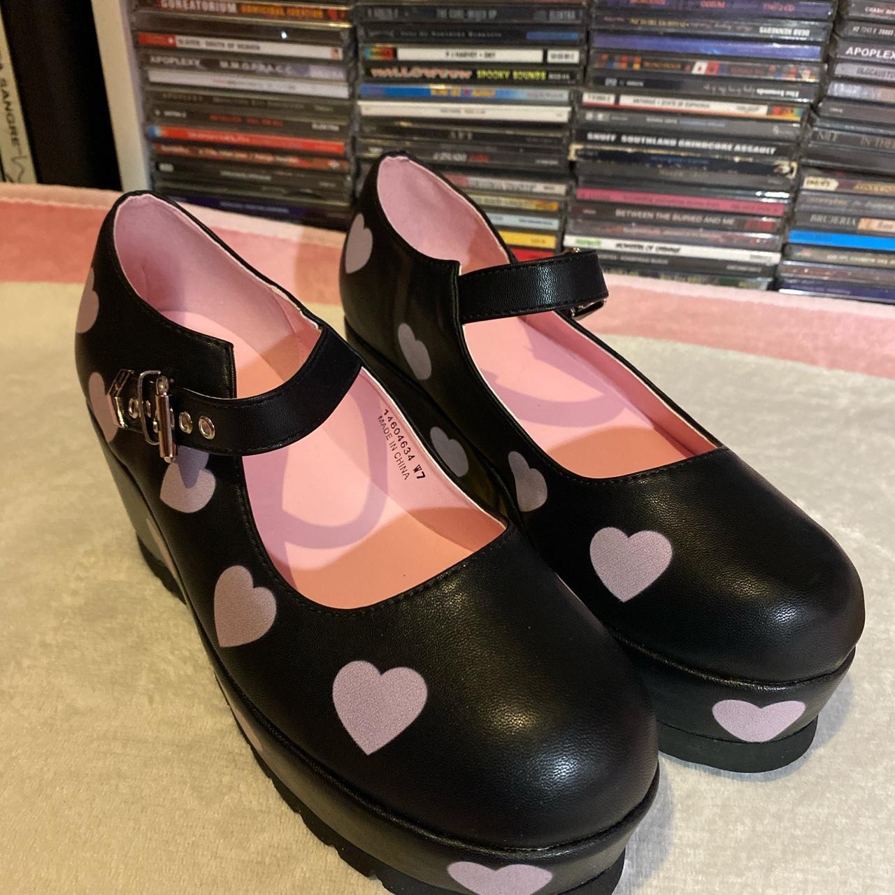 🎀🖤Pink heart shoes from Hot Topic🖤🎀 - Depop