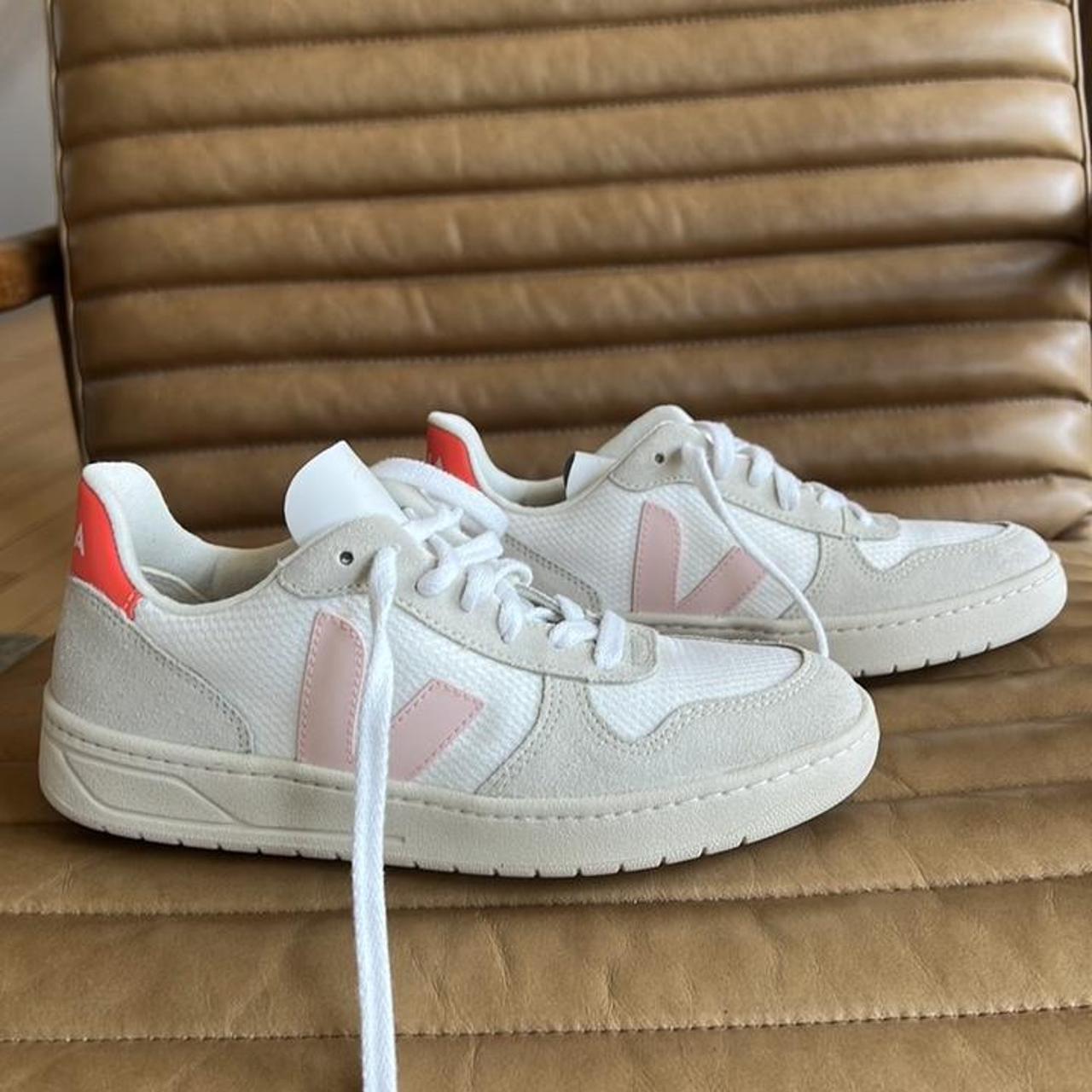 veja running trainers