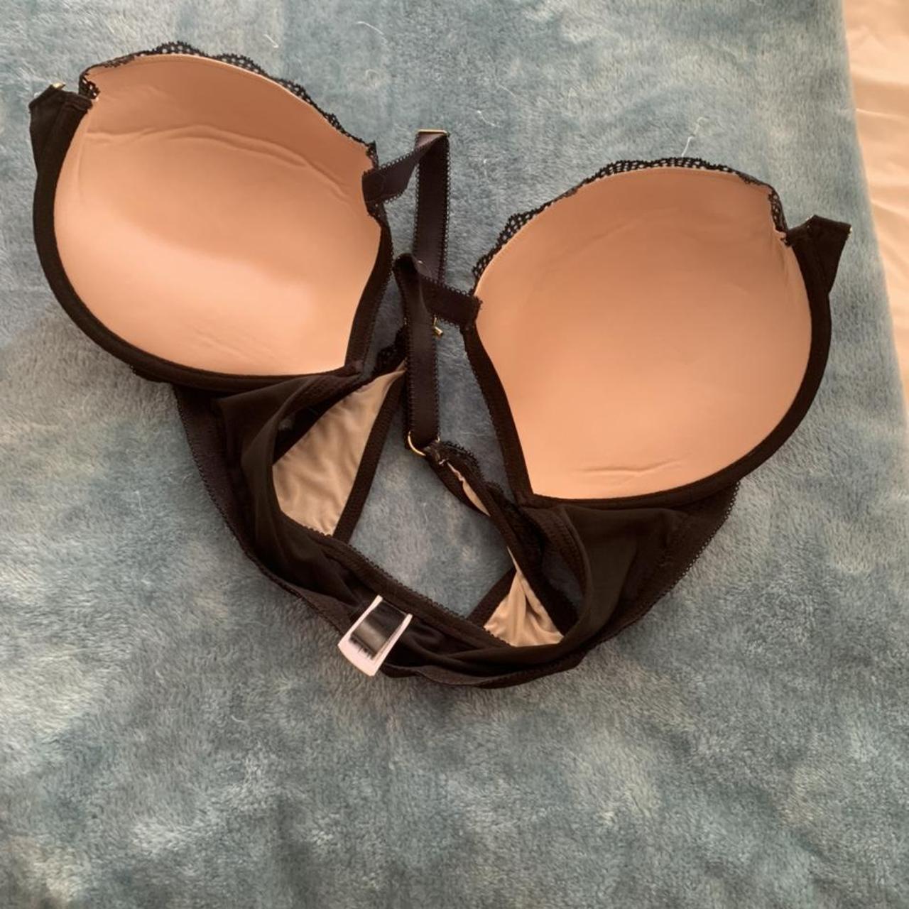 City chic front closing bra, worn 23 times Size 36E Depop