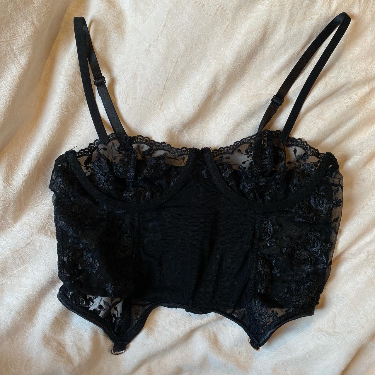 PrettyLittleThing Women's Black Corset | Depop