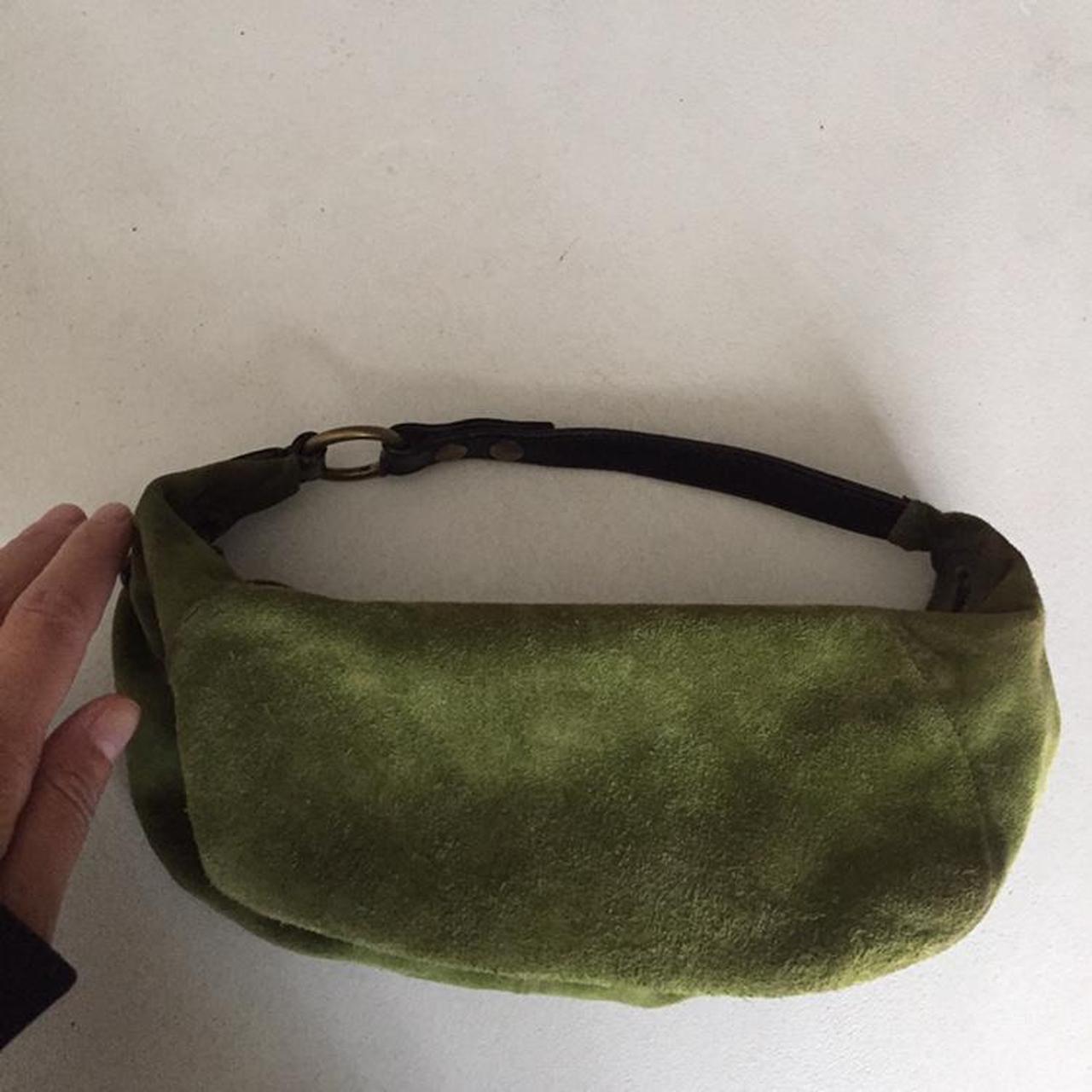 Miu Miu clutch bag, in camascio con un verde super... Depop