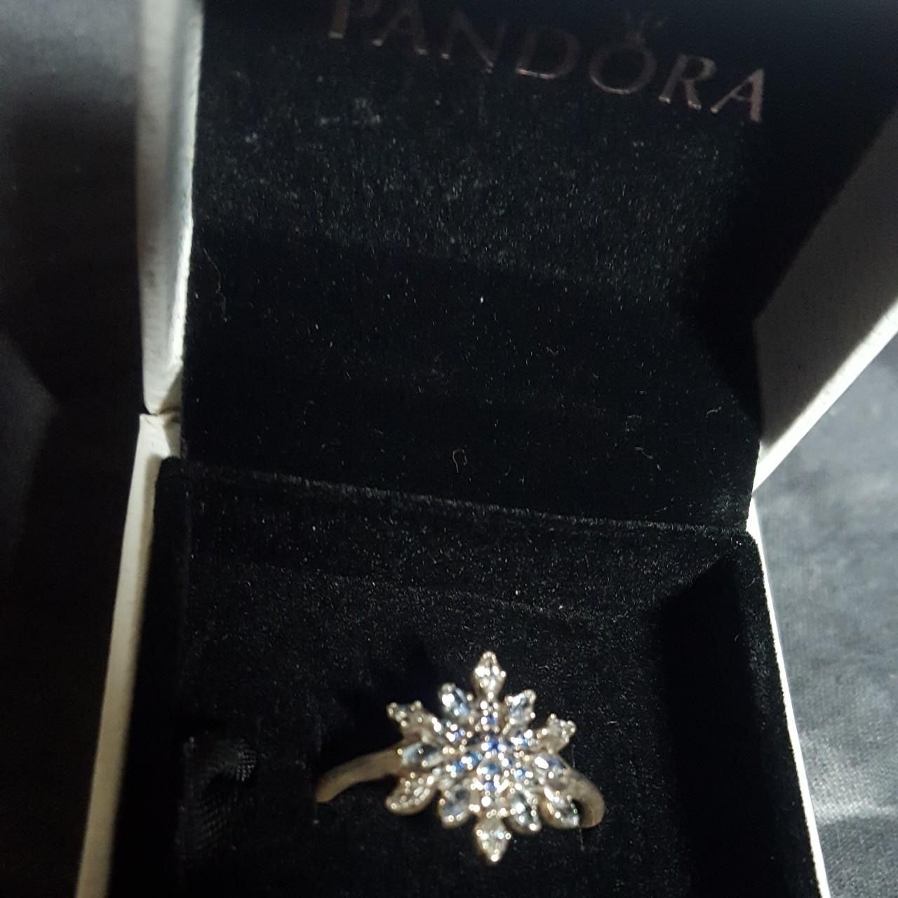 Pandora crystalized hot sale snowflake ring