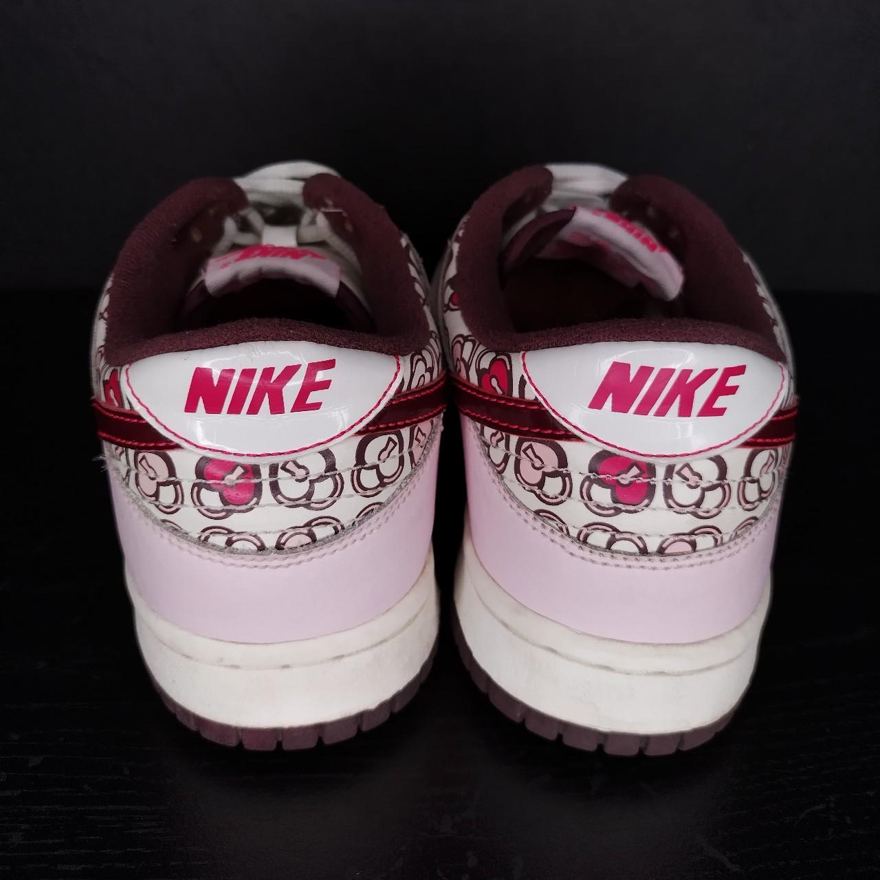 2008 Nike Dunk Low Valentine's Day Heart Locket Pink...