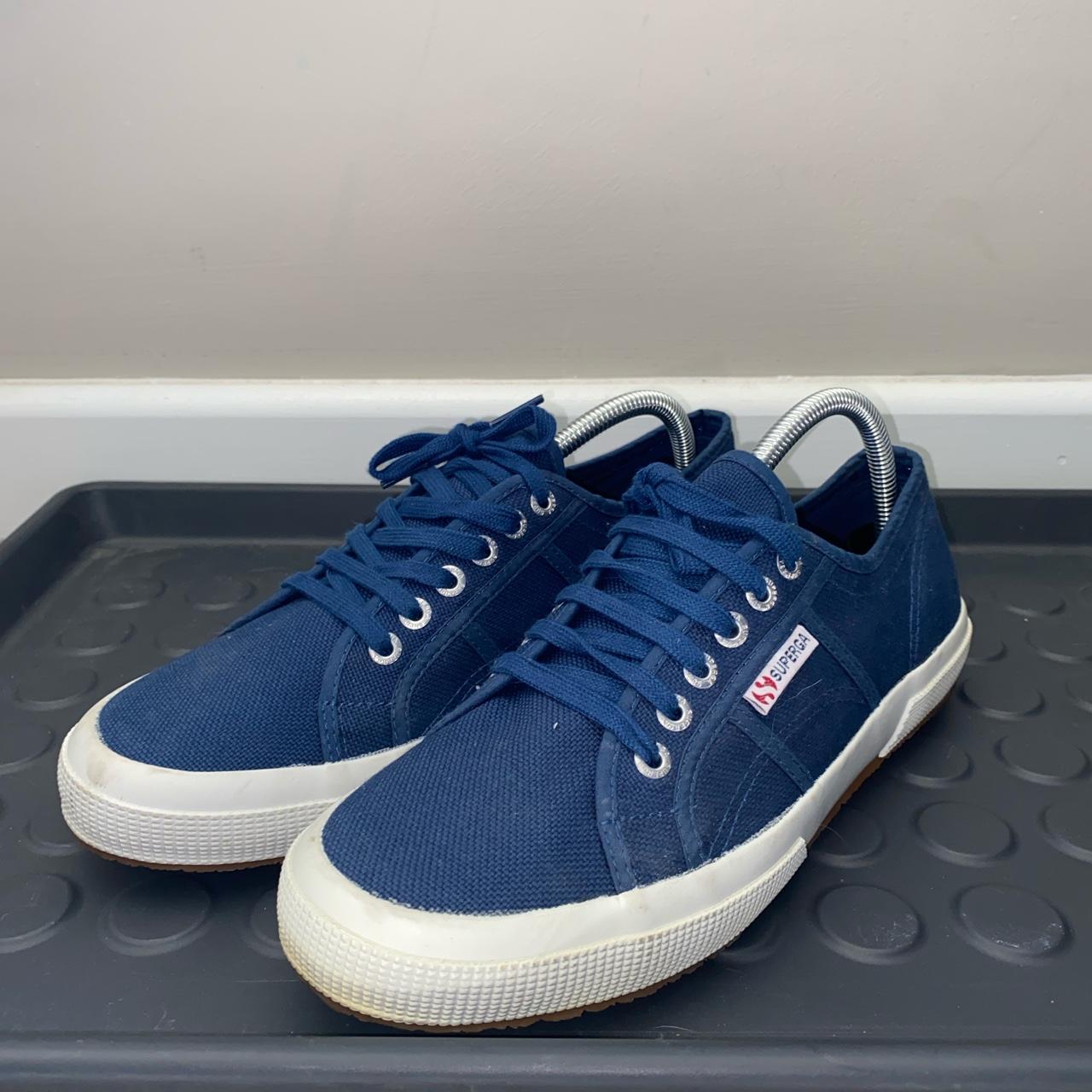 superga size 42