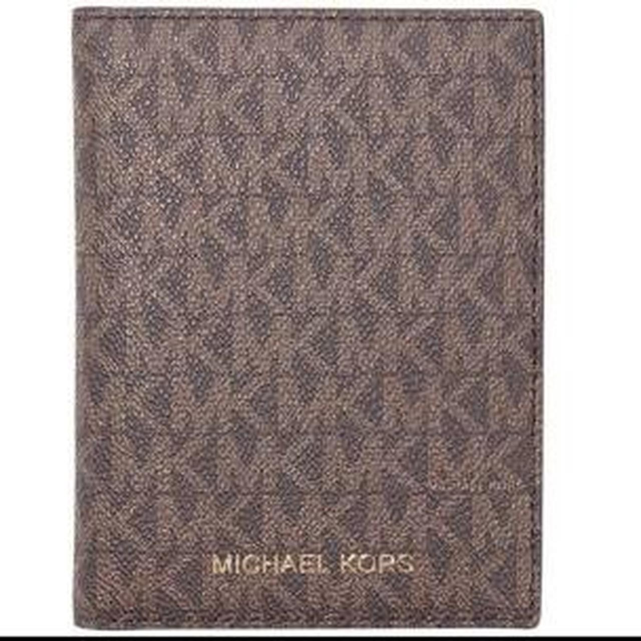 Michael Kors Passport Wallet outlet