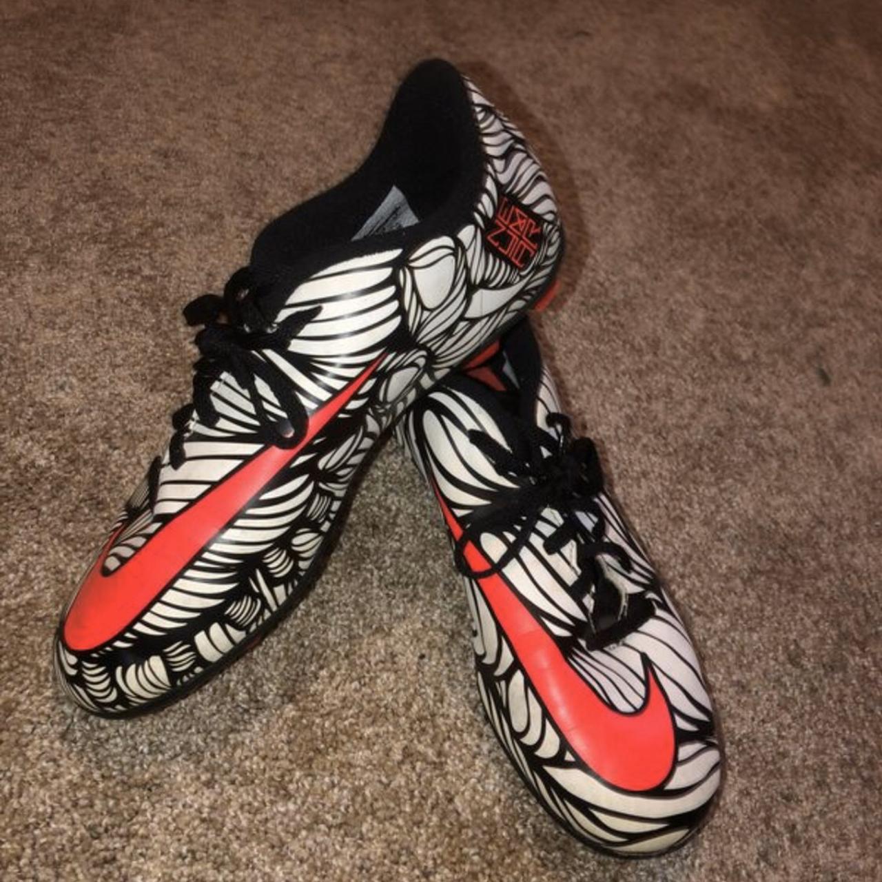 Neymar black and white shoes deals