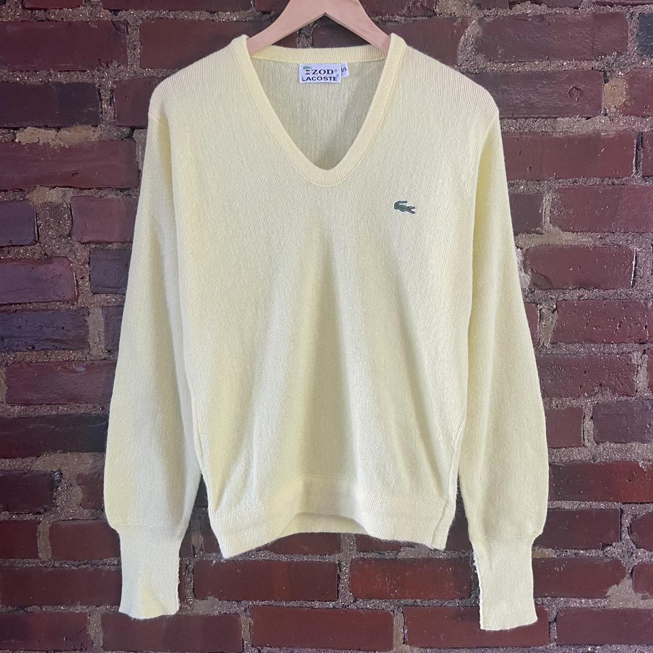 Izod Men's Jumper | Depop