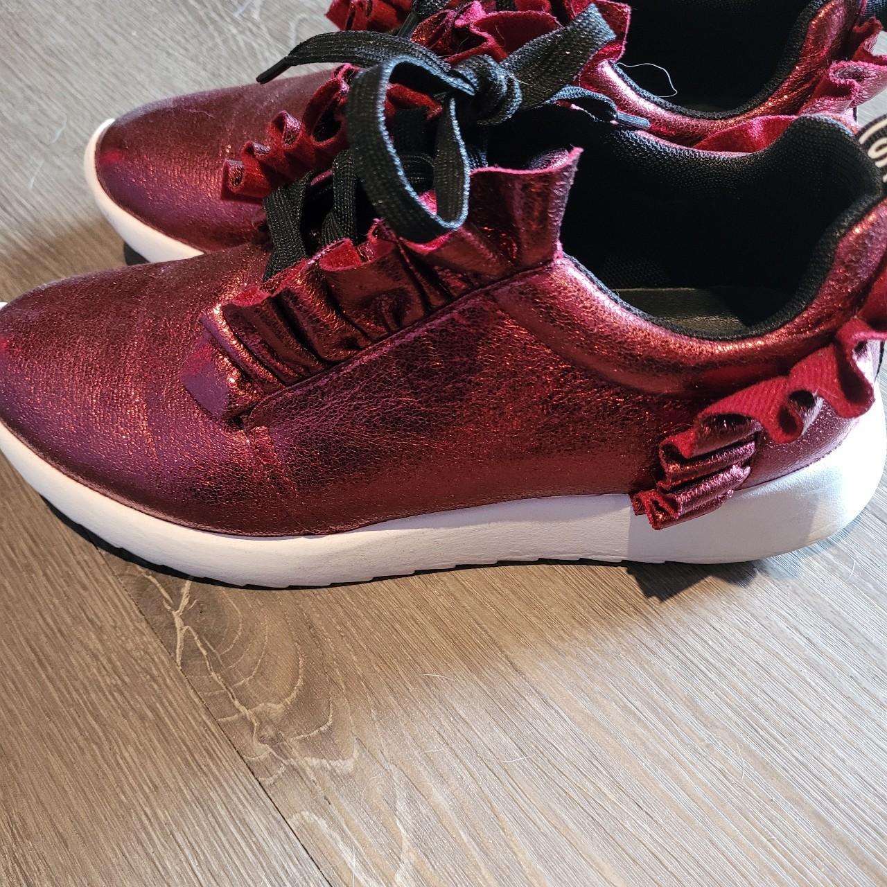 astrina ruffle detail trainers