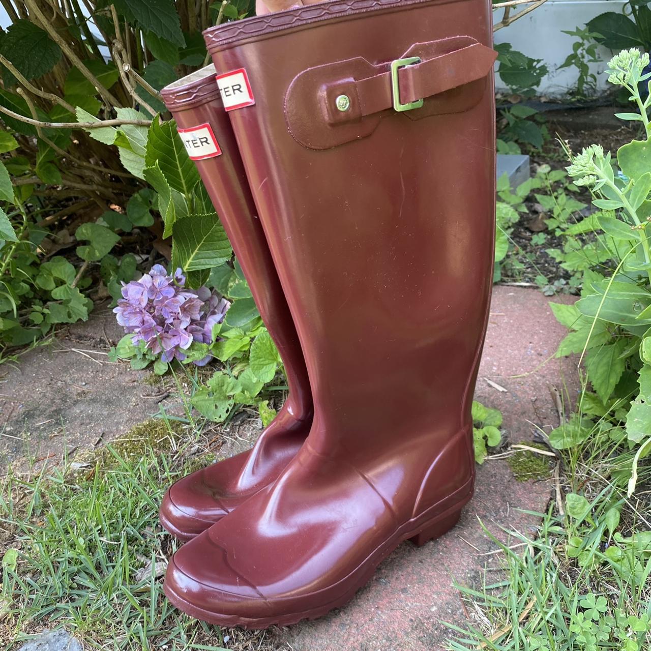 Hunter rain boots in Burgundy “autumn stone... - Depop