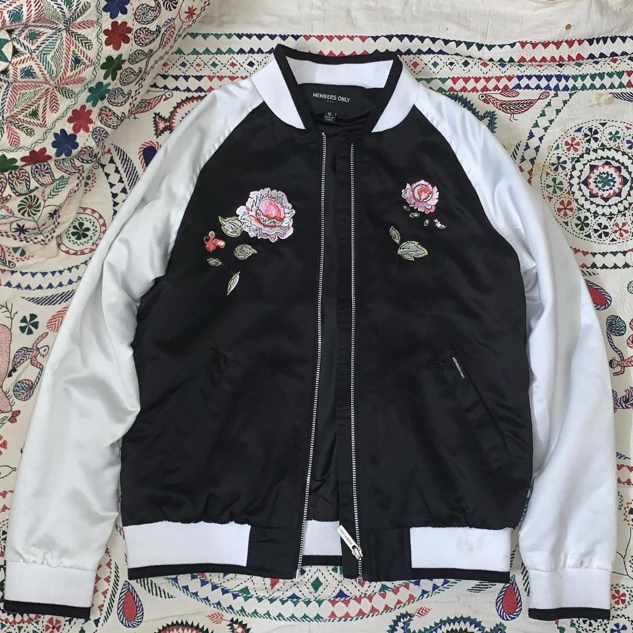 Members Only Women's Black and White Jacket (2)