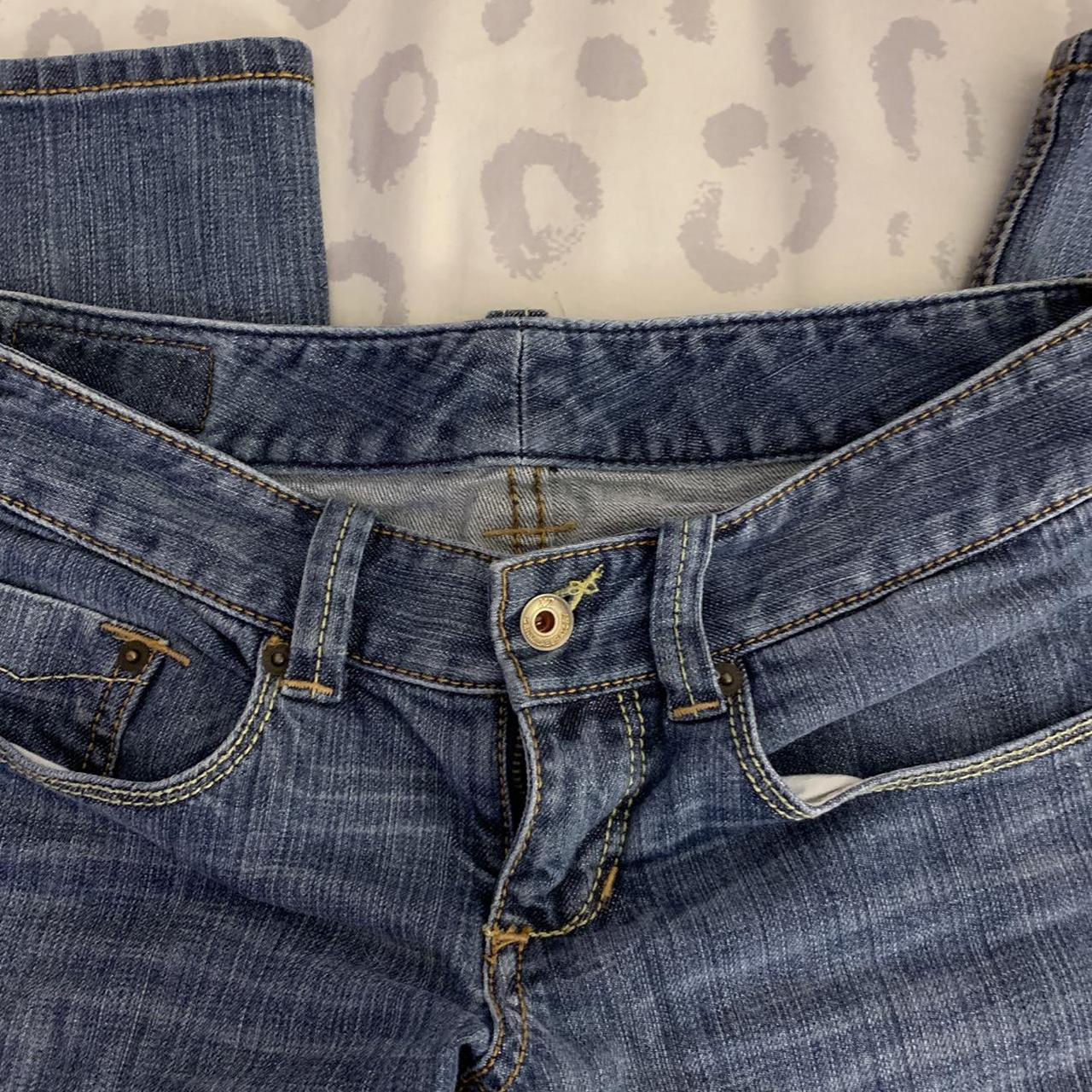 2000s low rise capri jeans -in perf condition -waist... - Depop