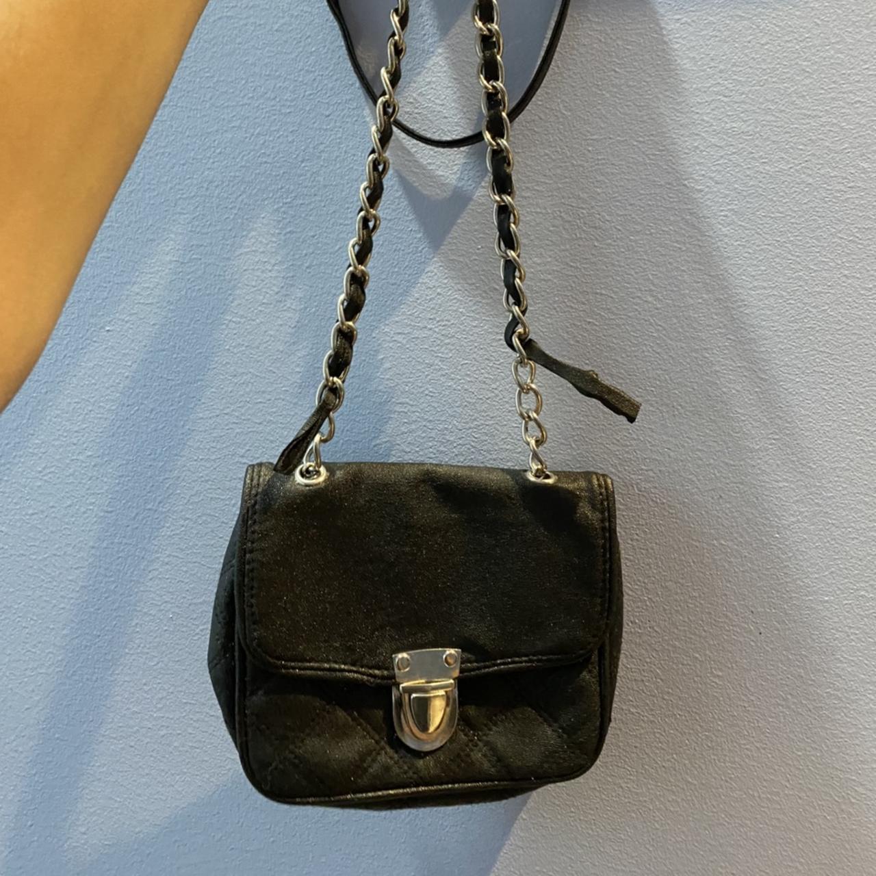 Cute and slightly glittery crossbody bag with chain... - Depop