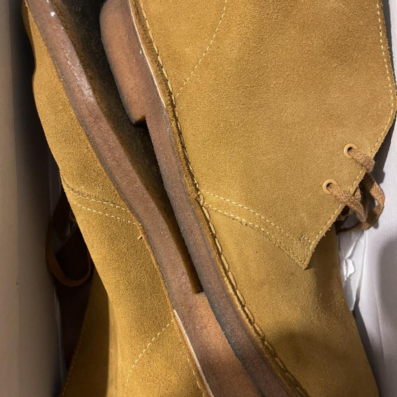 Amber cheap gold clarks