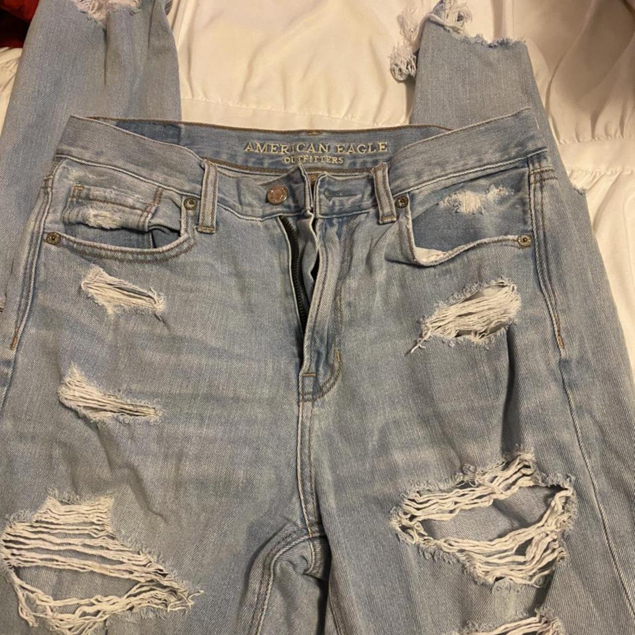 American Eagle Ripped Jeans #americaneagle #jeans - Depop