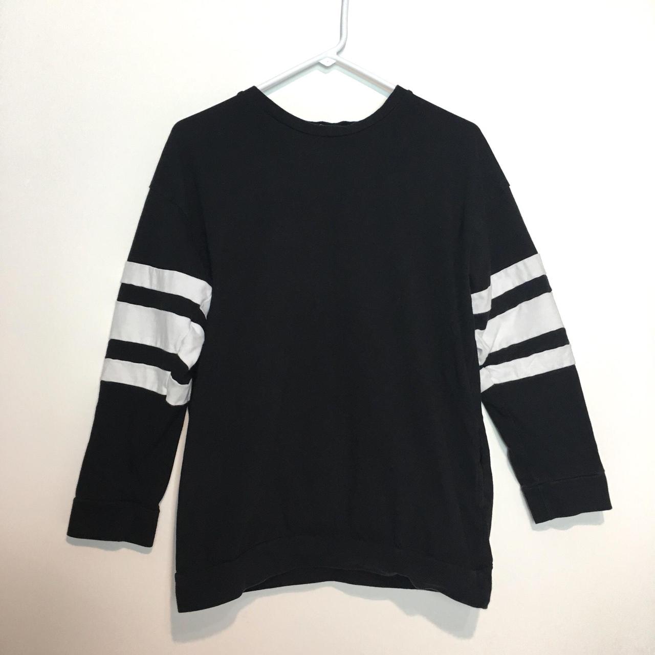 Product Image 1 - black sweat shirt 

this is