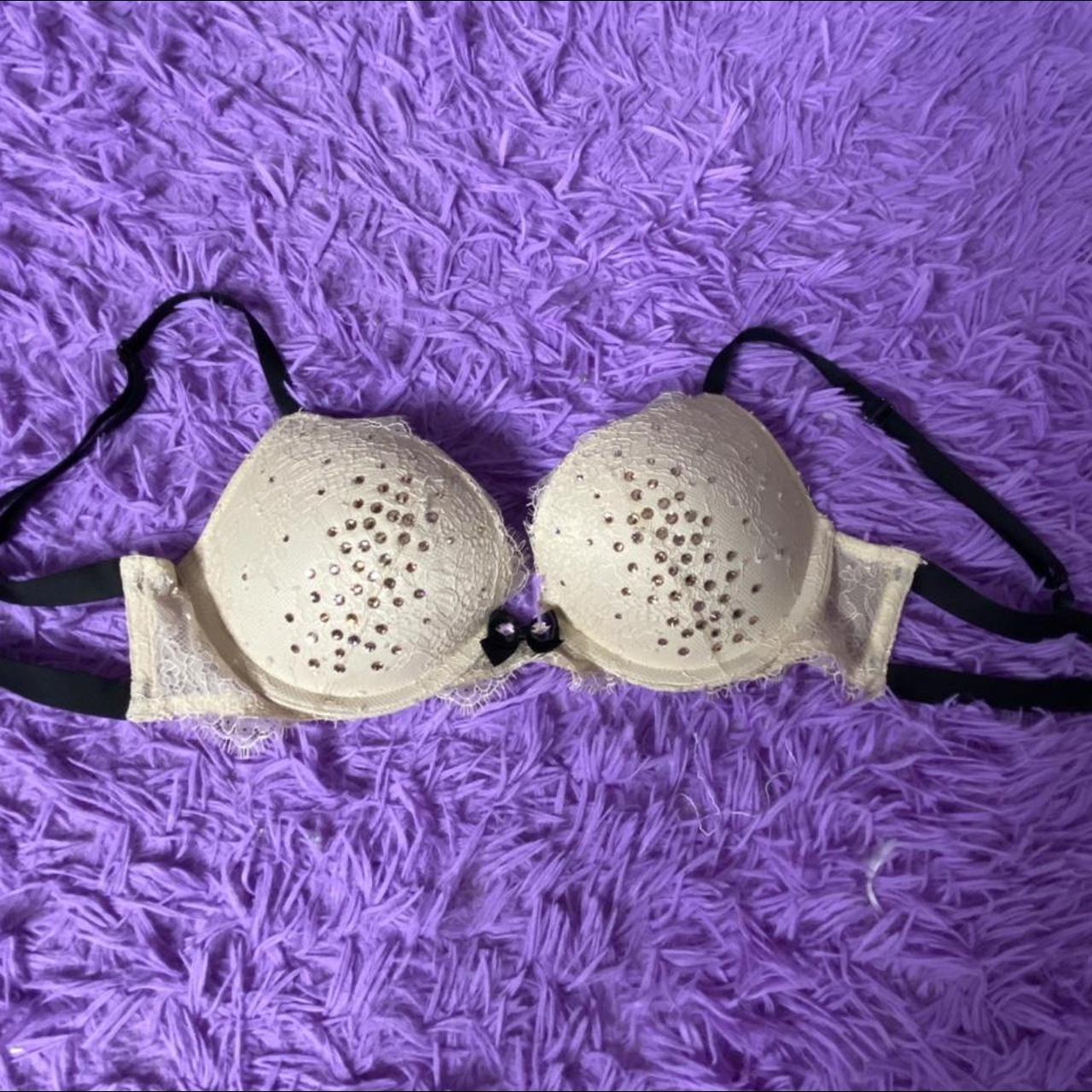 Cute Victoria secrets push up bra 32b #lingerie - Depop