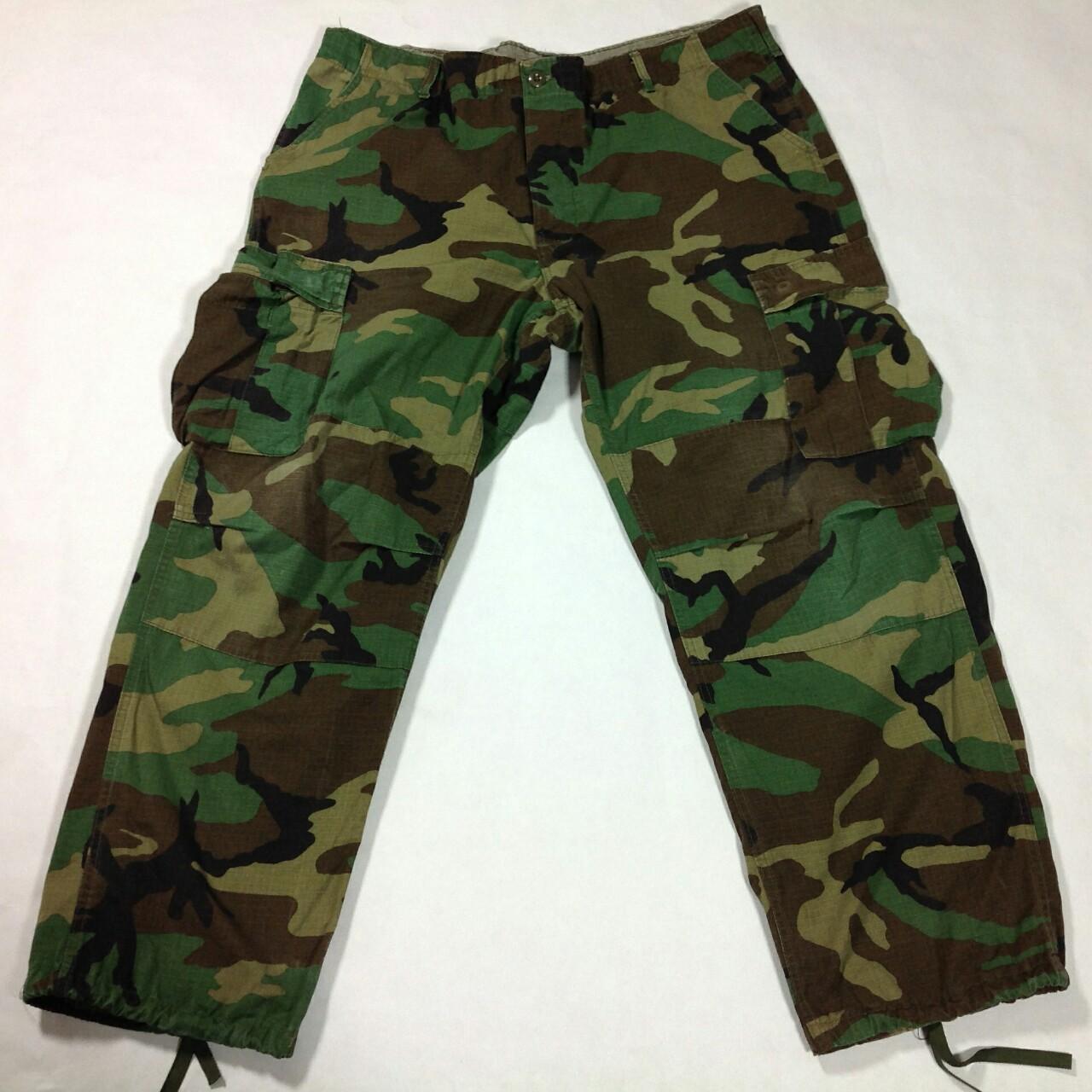 CAMO PANTZ minor whole on back right leg #camo #army - Depop