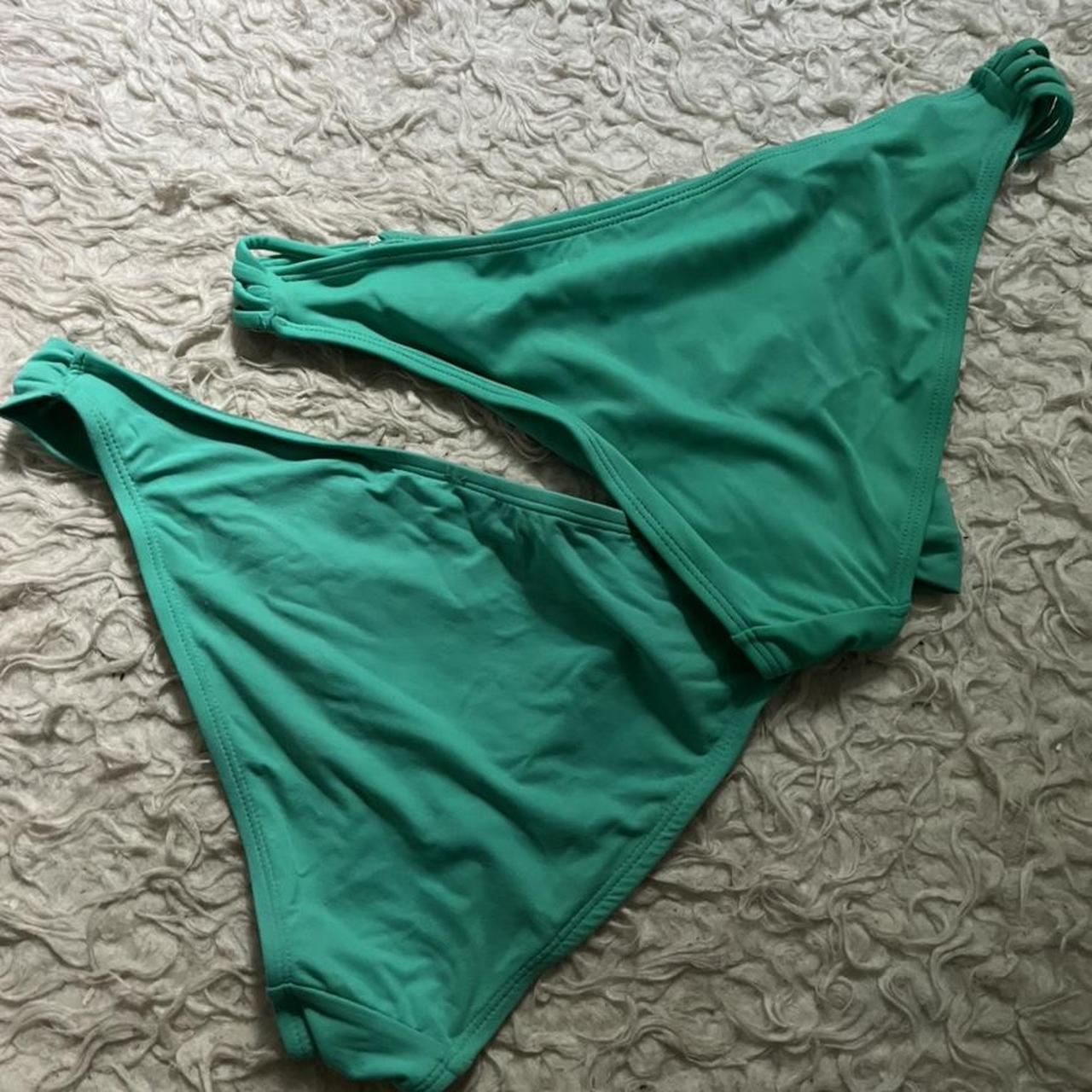 Women's Green Bikinis-and-tankini-sets | Depop