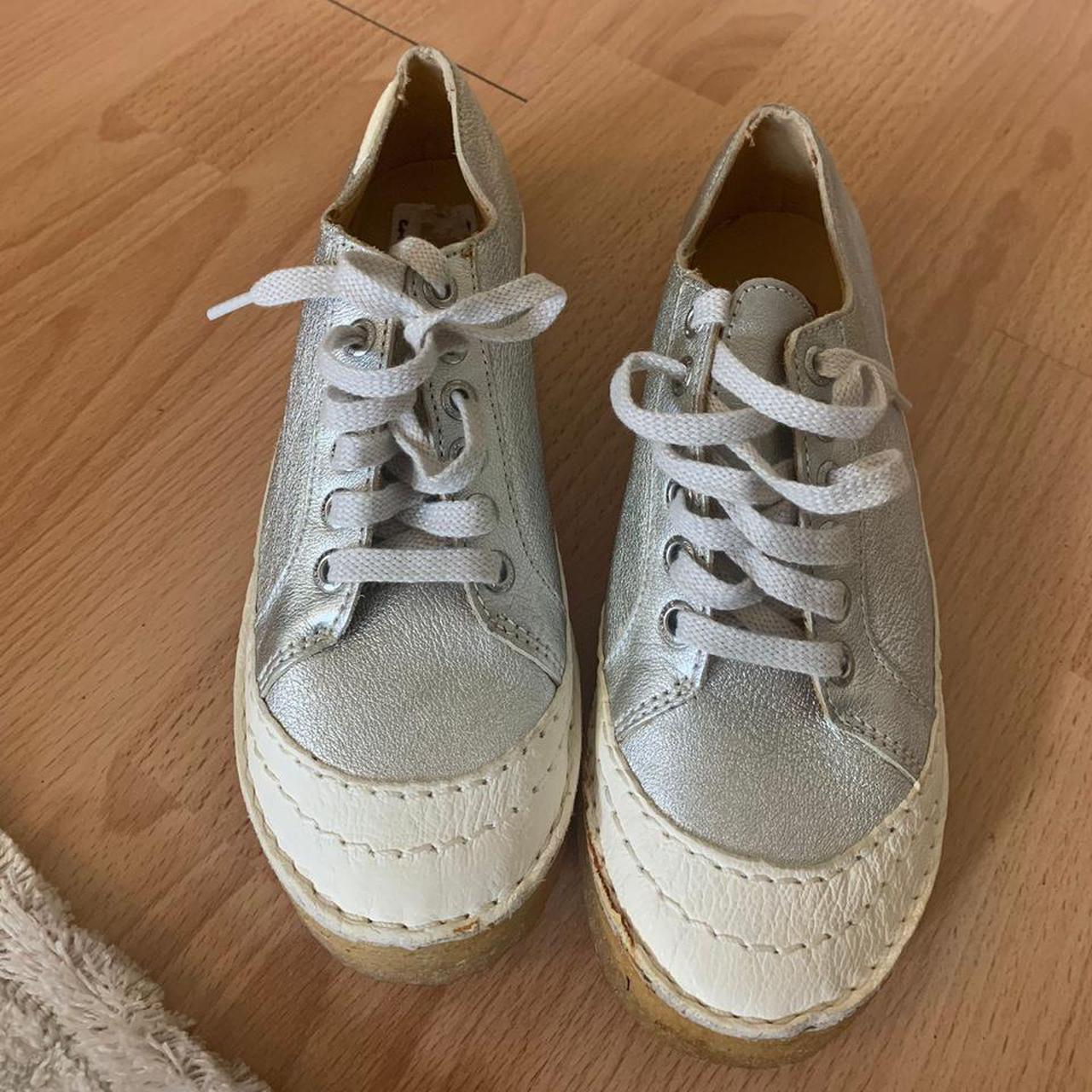 clarks trainers size 4