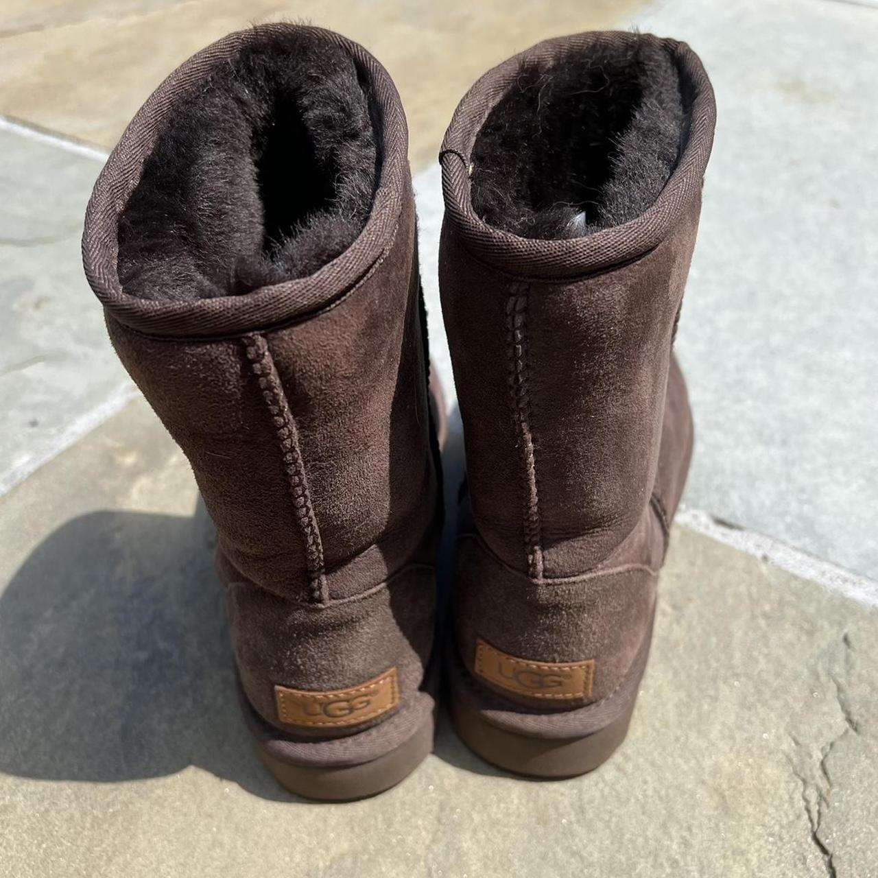 Ugg classic hot sale short chocolate