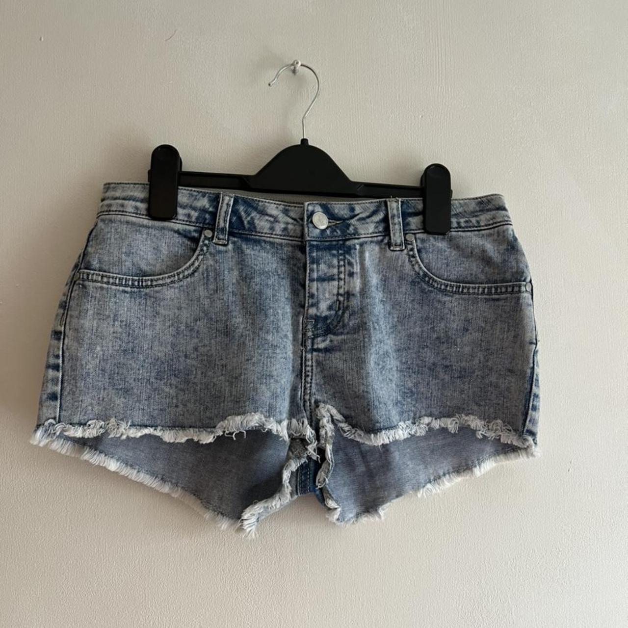 Topshop store daisy shorts