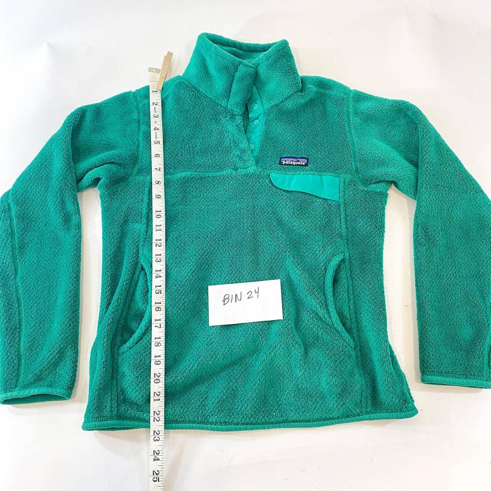 Patagonia Women's Impact Green Re-Tool Snap T Fleece - Depop