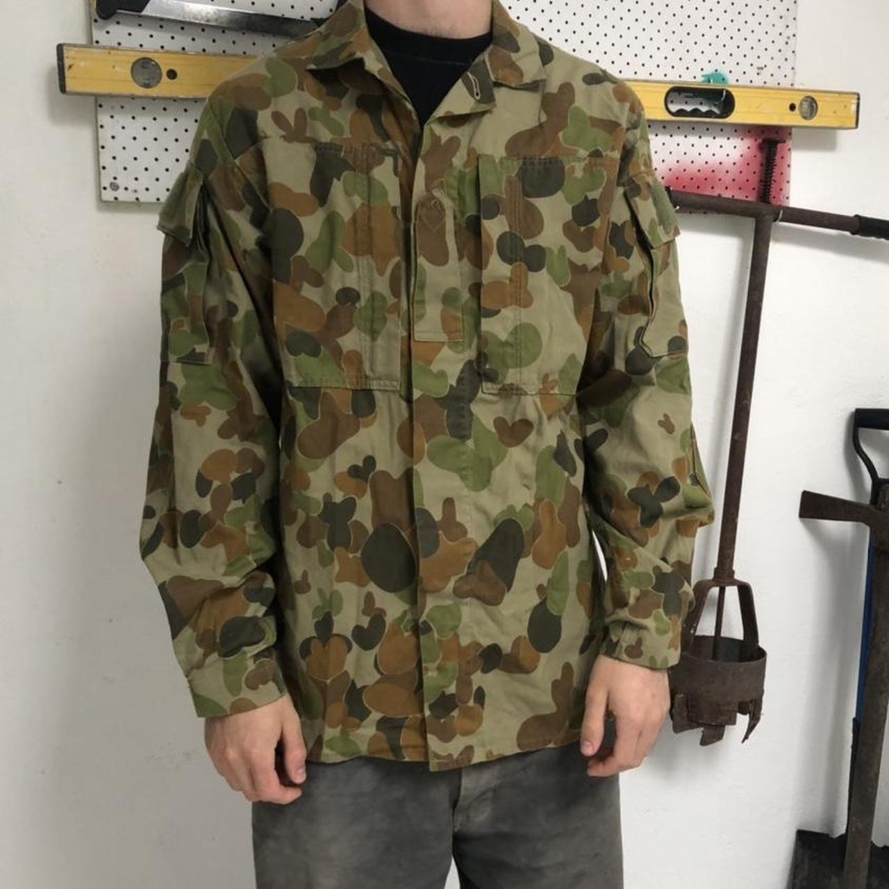 Camo jacket // Genuine Australian Army DPCU Smock... Depop
