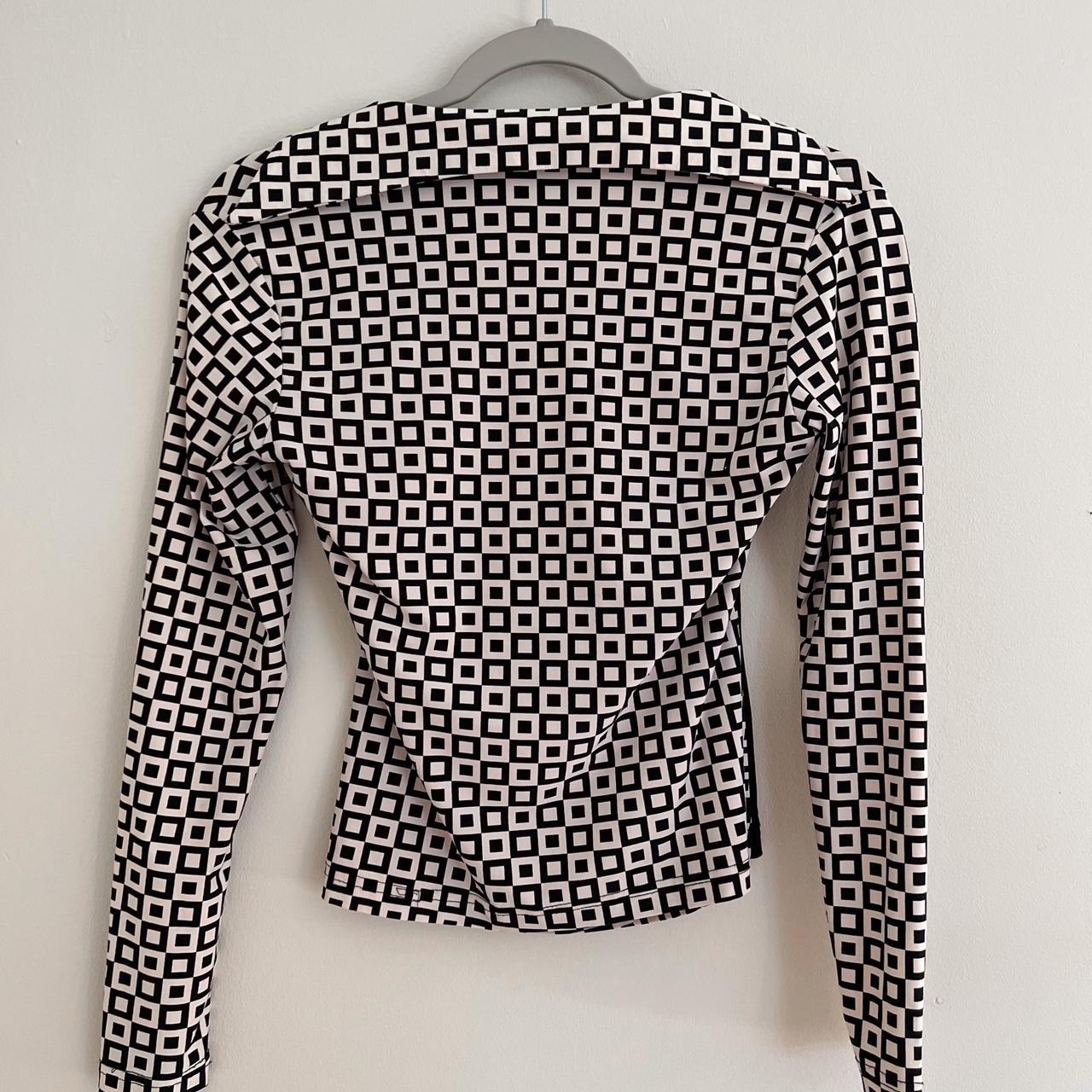 Vintage y2k black and white geometric long sleeve... - Depop