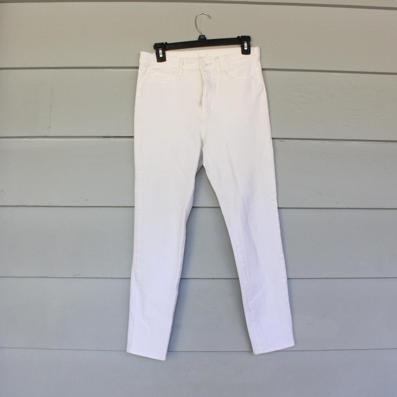 UNIQLO Women's White Jeans | Depop
