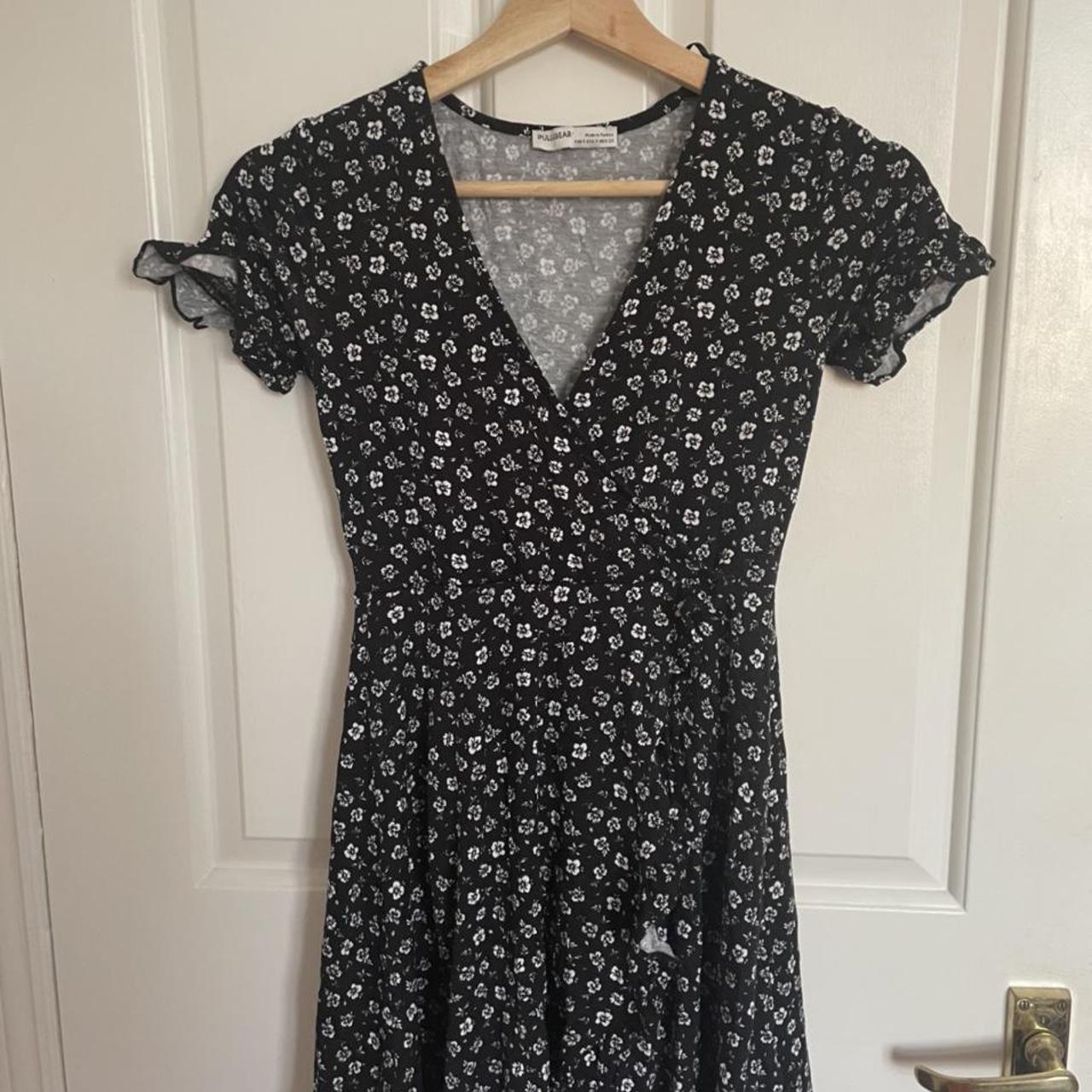 Summer dress Pull and bear Size small Never... - Depop