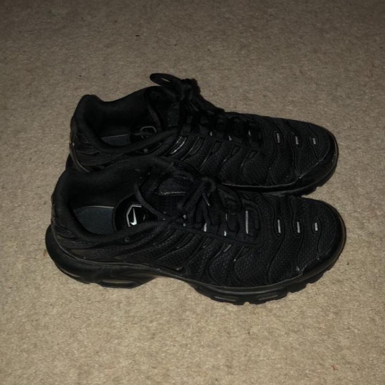 black tns size 8