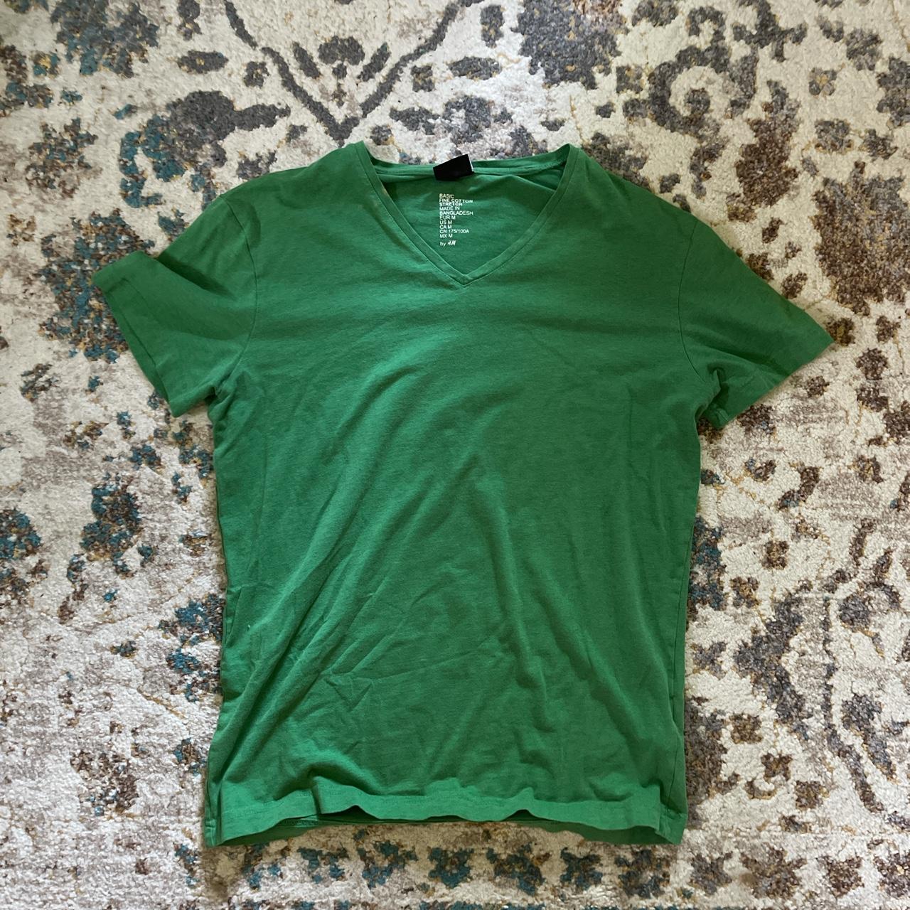 H&M V-Neck Kelly Green T-Shirt. Like New Condition.... - Depop