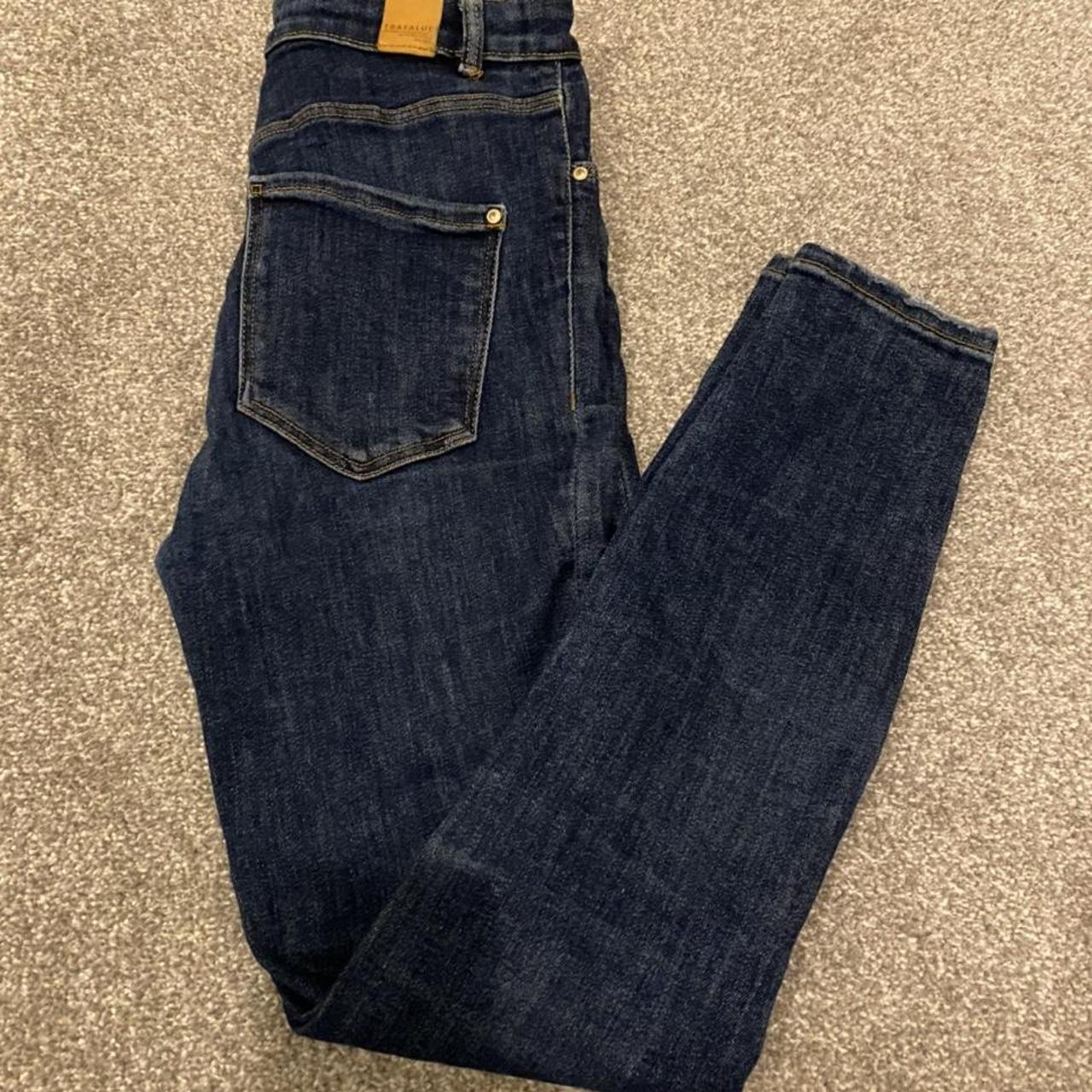 Zara Women's Blue and Navy Jeans | Depop