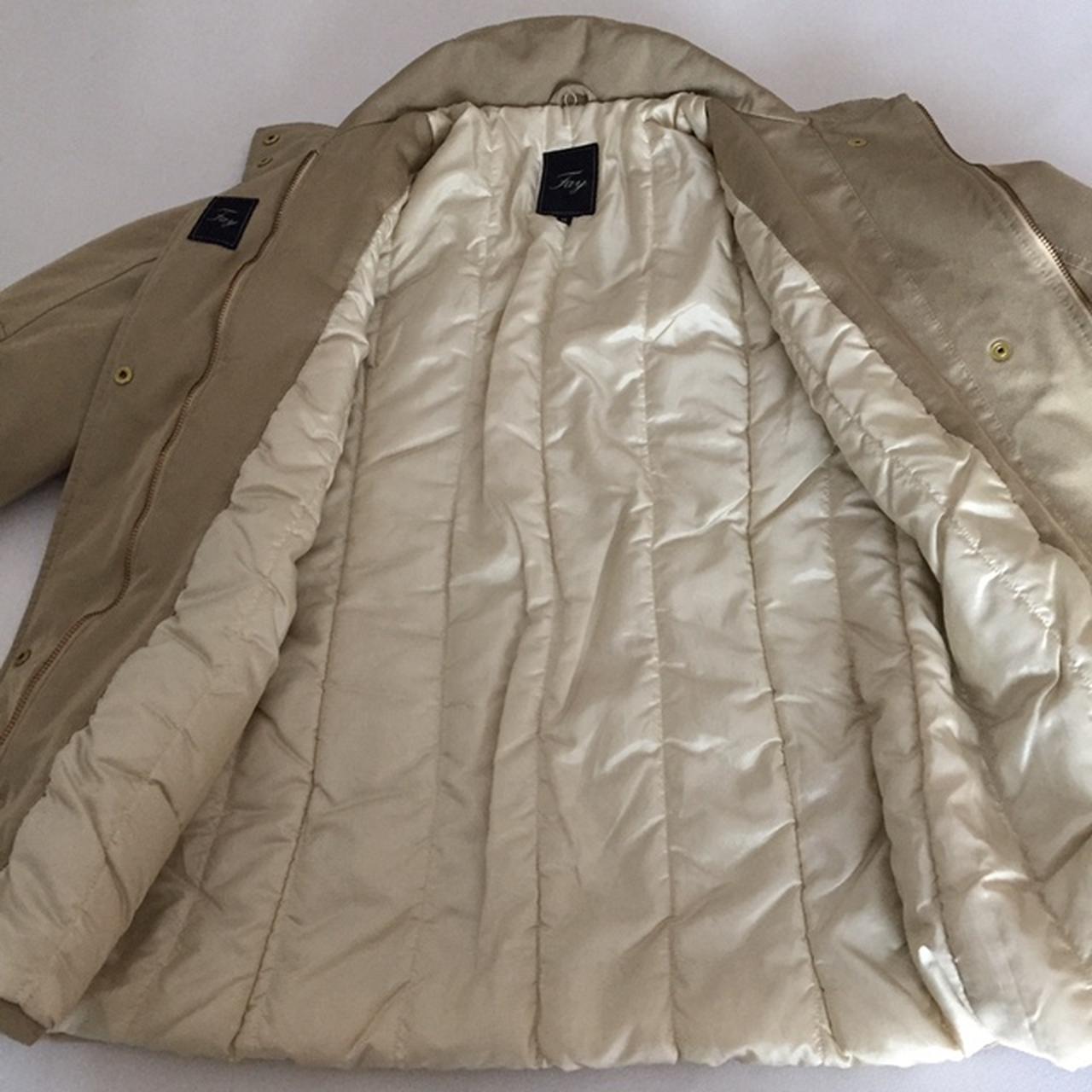 Giubbotto donna FAY beige, chiusura con cerniera e... - Depop