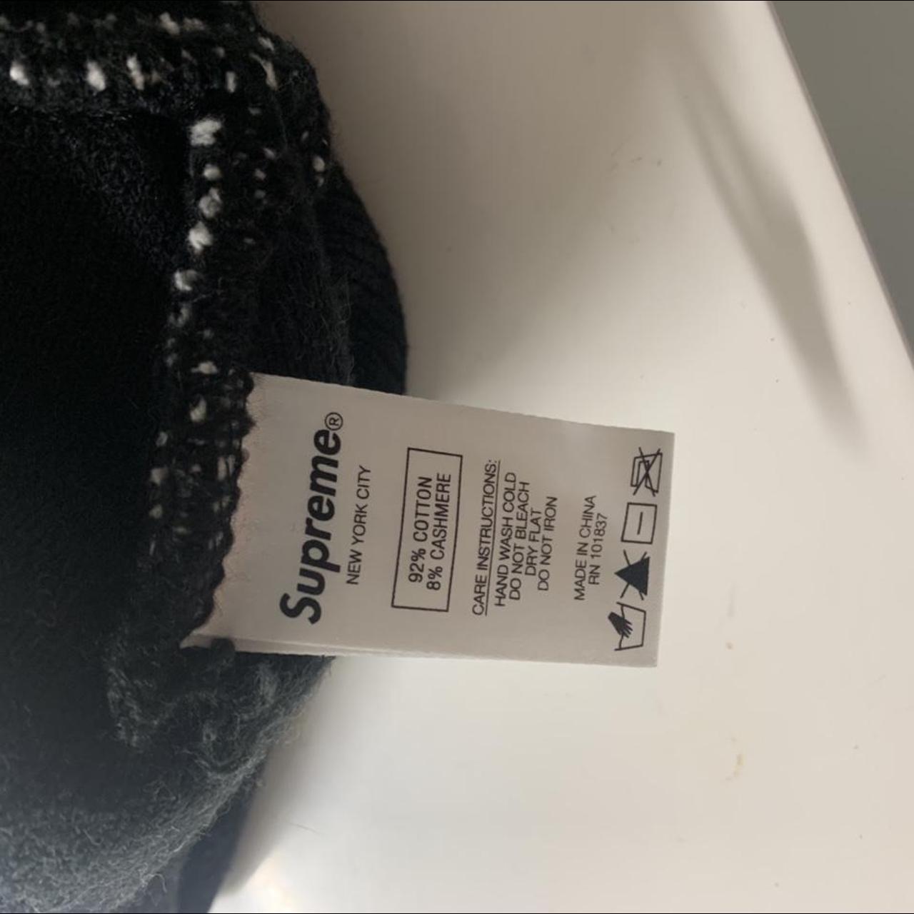 Supreme hat worn a few times no signs of wear 9/10... Depop