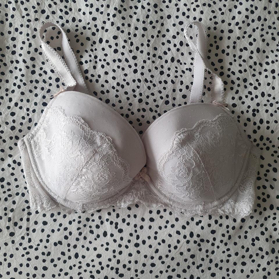 White Figleaves Juliette lace bra in size 34E. Rear - Depop