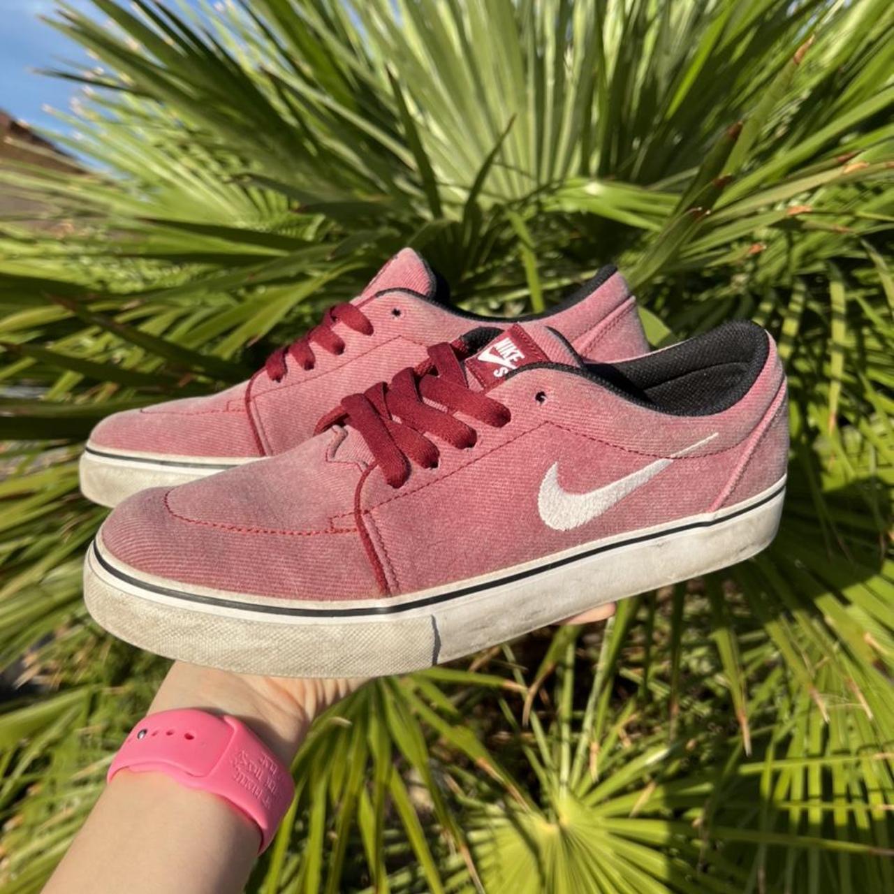 mens nike maroon