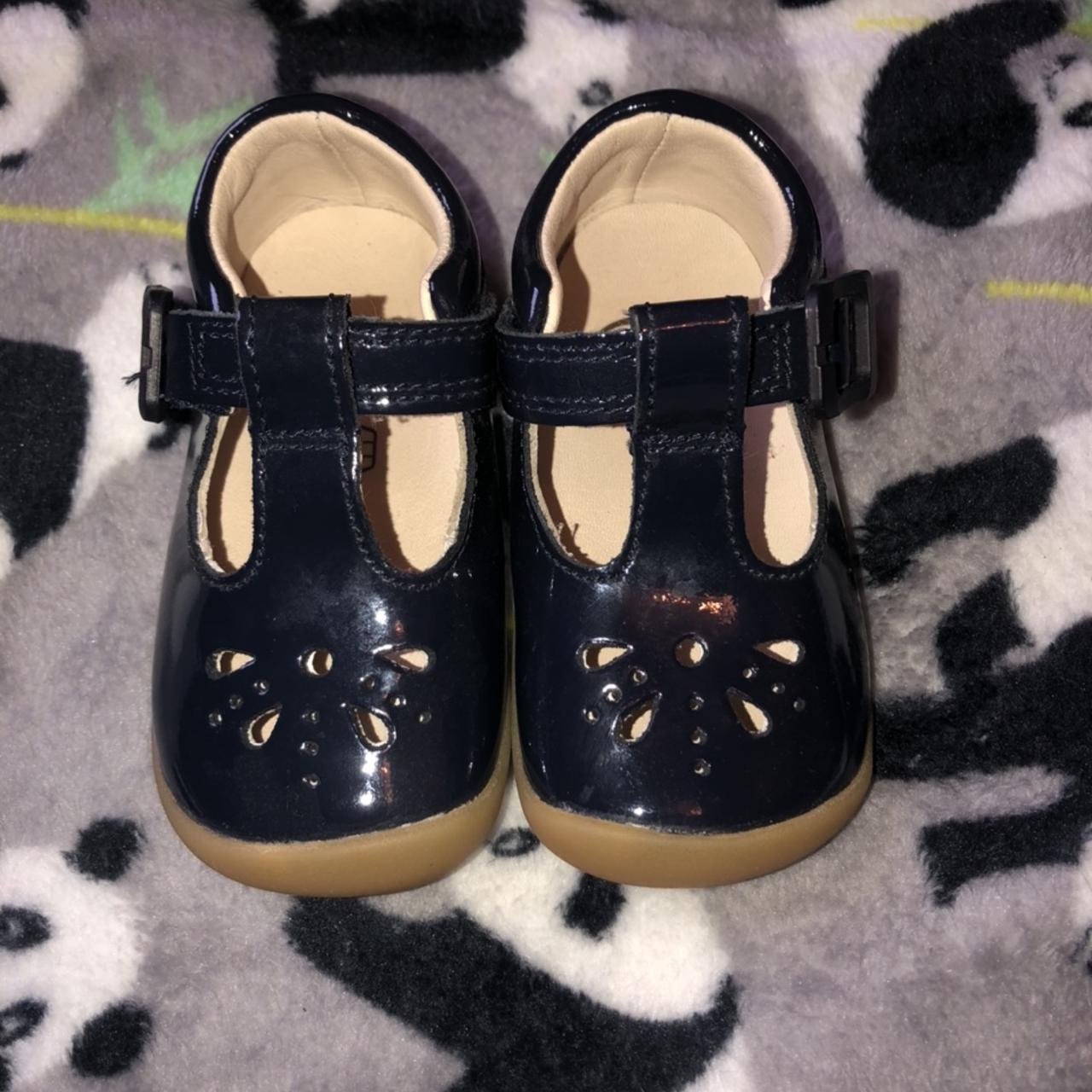 CLARKS baby girl s first shoes size 3.5 G hardly