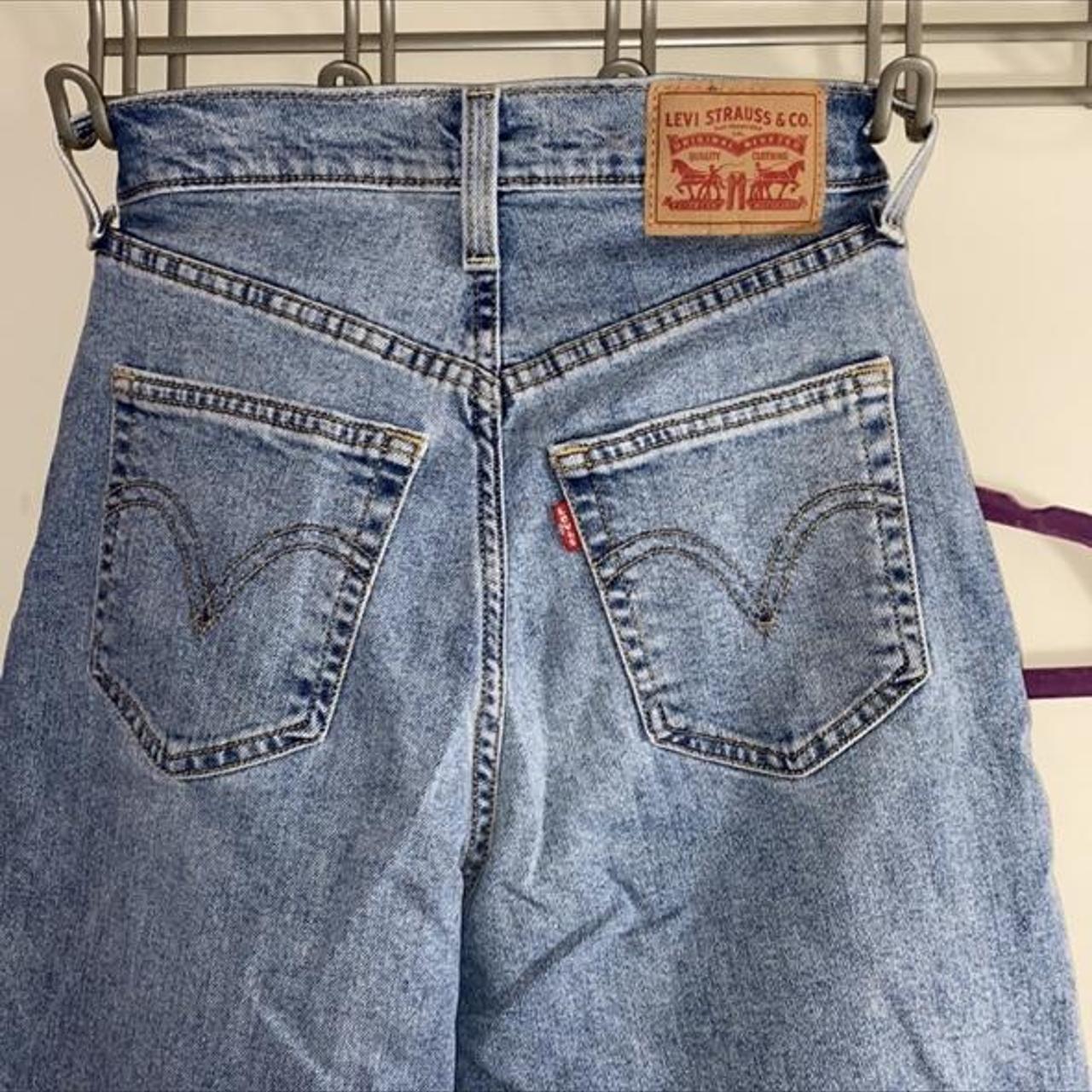 Levi’s rib cage straight ankle jeans -size 26, high... - Depop