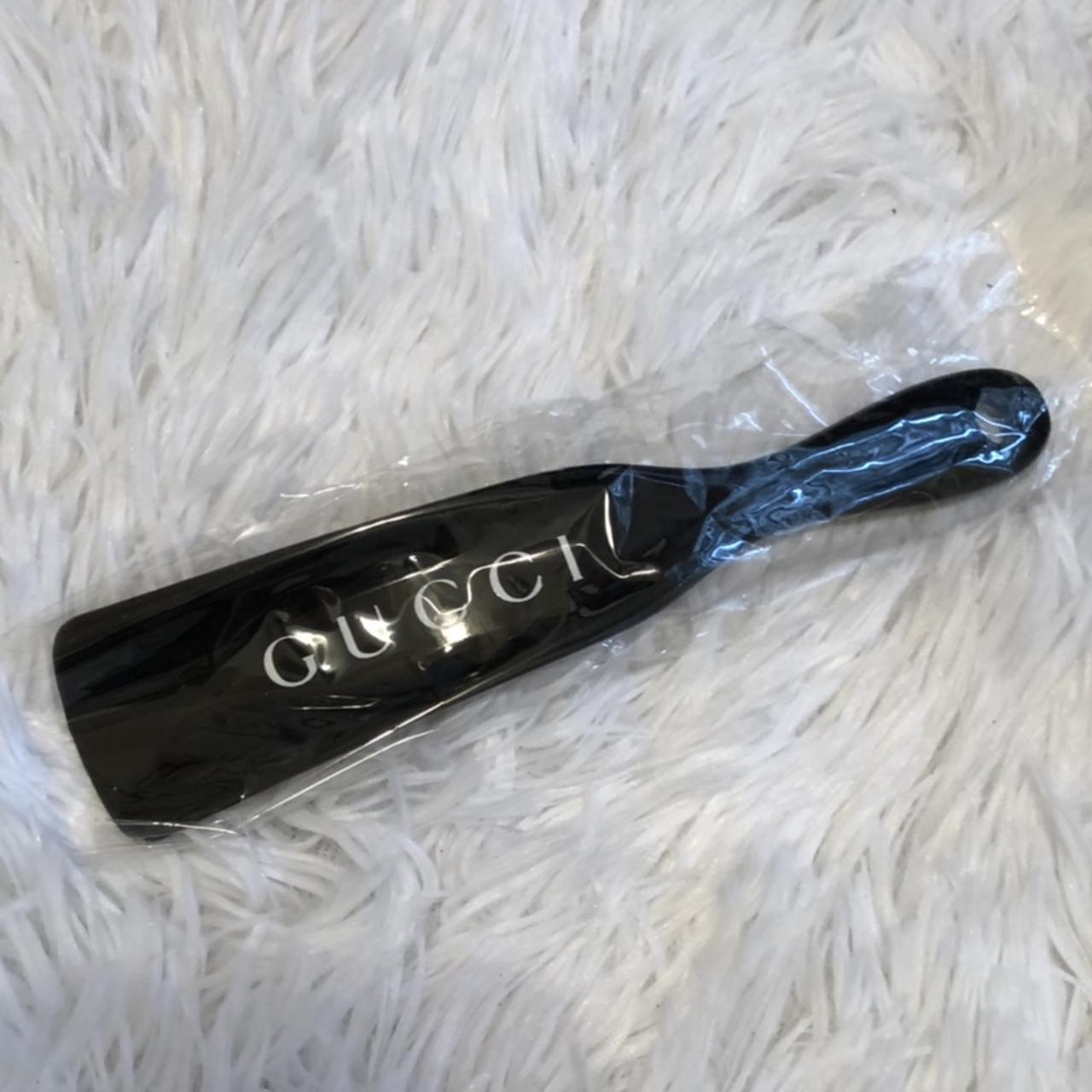 Gucci hot sale shoe horn