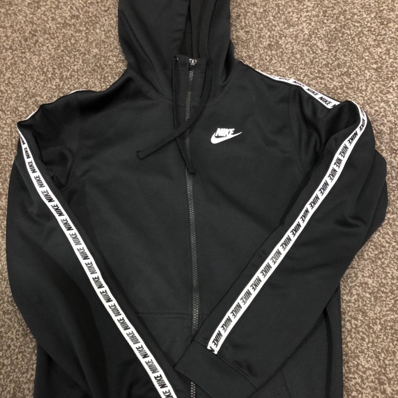 Nike tapered jacket hot sale