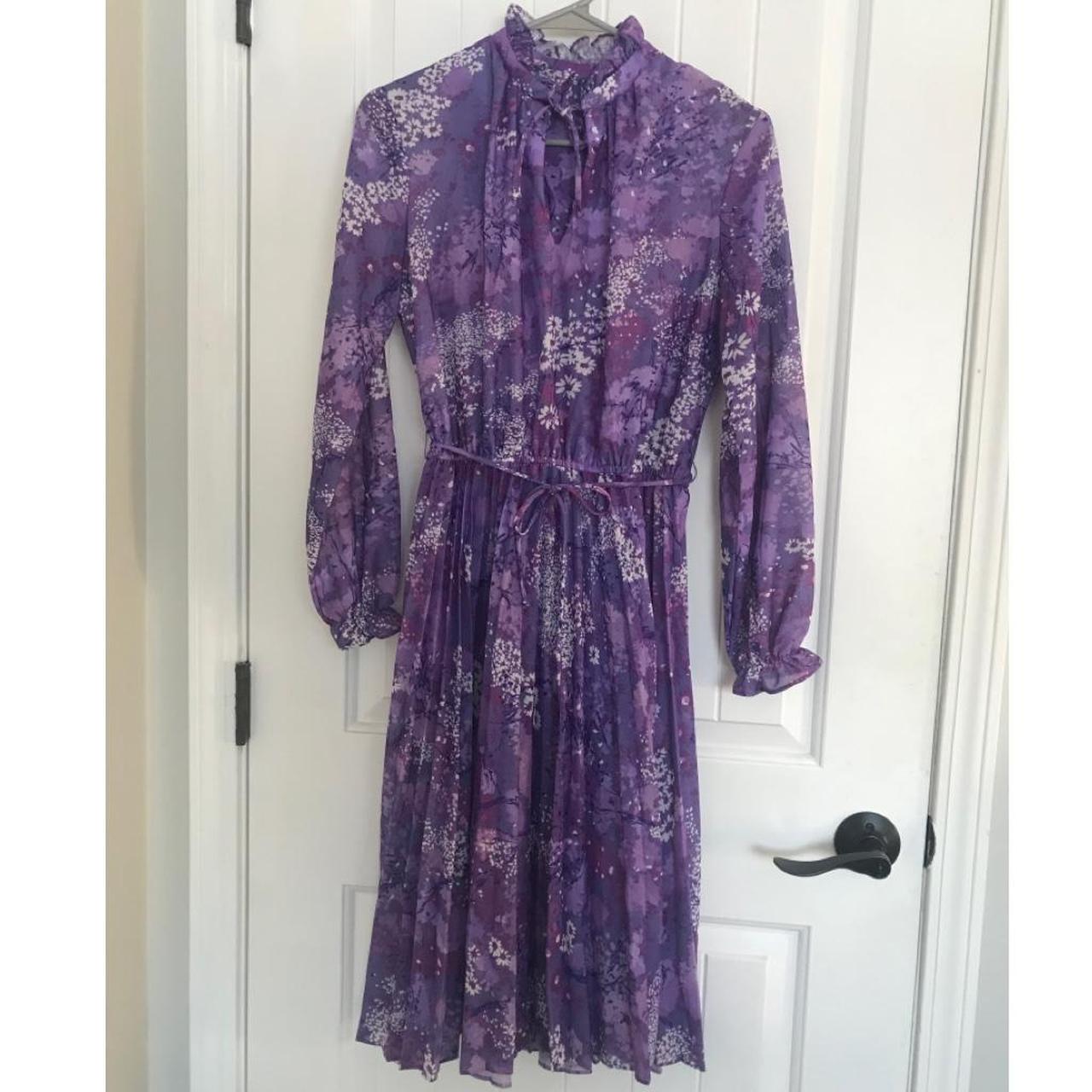 The prettiest purple floral vintage midi dress. Long... - Depop