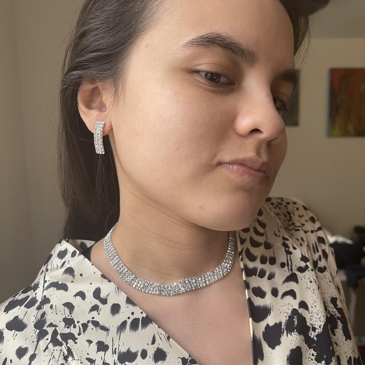 💎 RHINESTONE CHAIN & EARRINGS SET. 👀 Wear this to... Depop