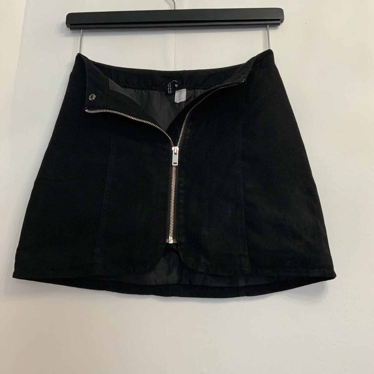 H&M Women's Black Skirt | Depop