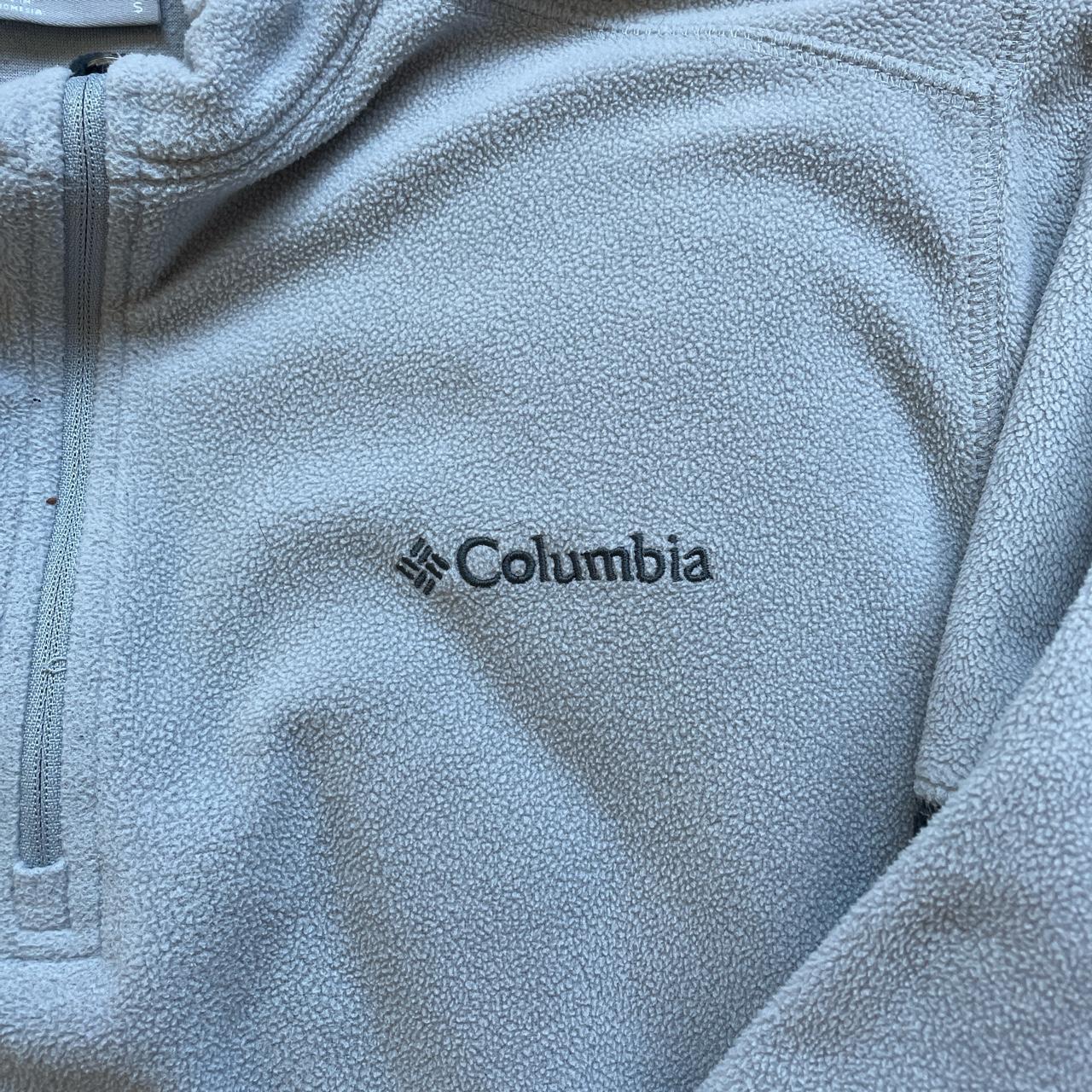 Columbia Fleece, light grey colour. Fantastic... - Depop