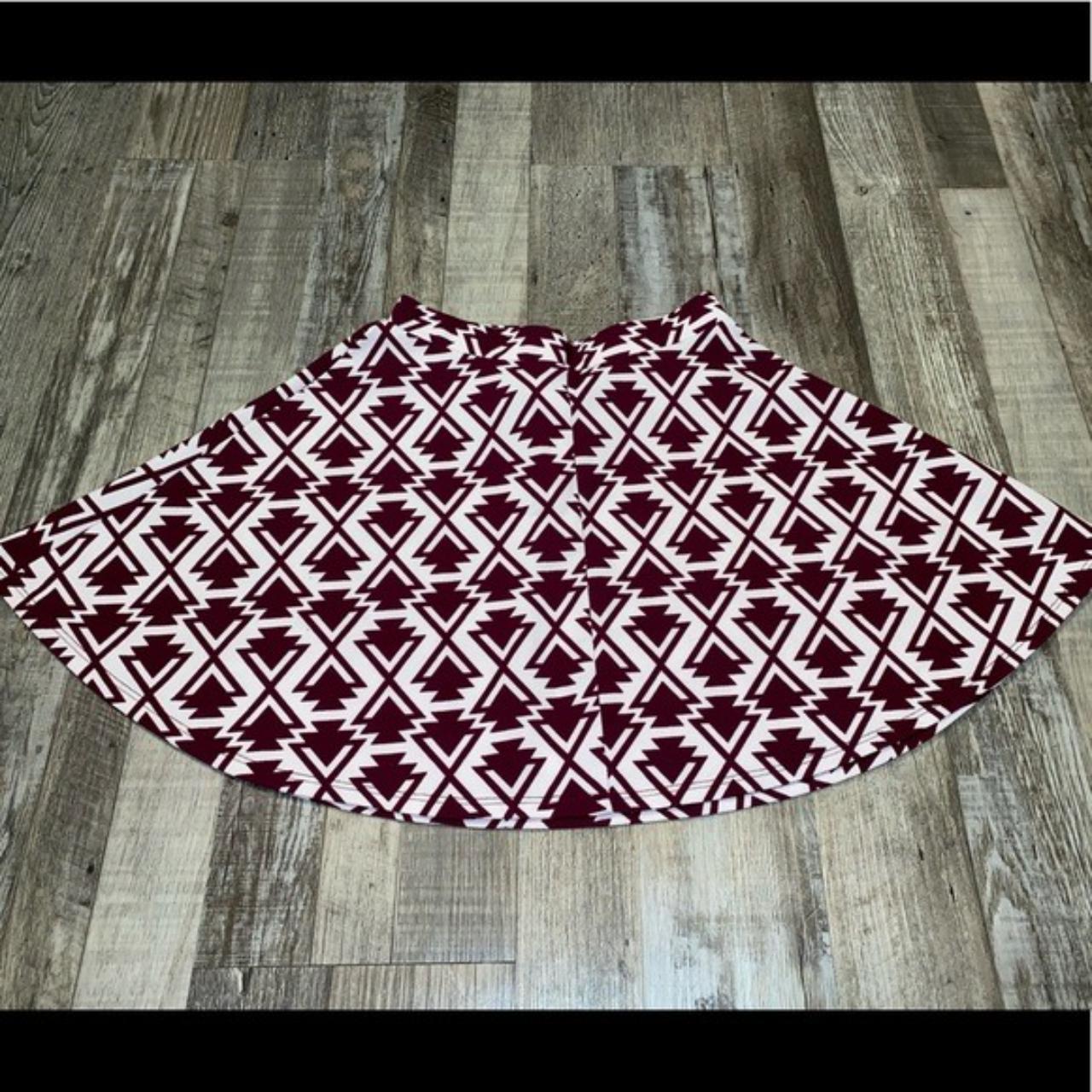 Product Image 2 - empyre skirt

open to bundles and