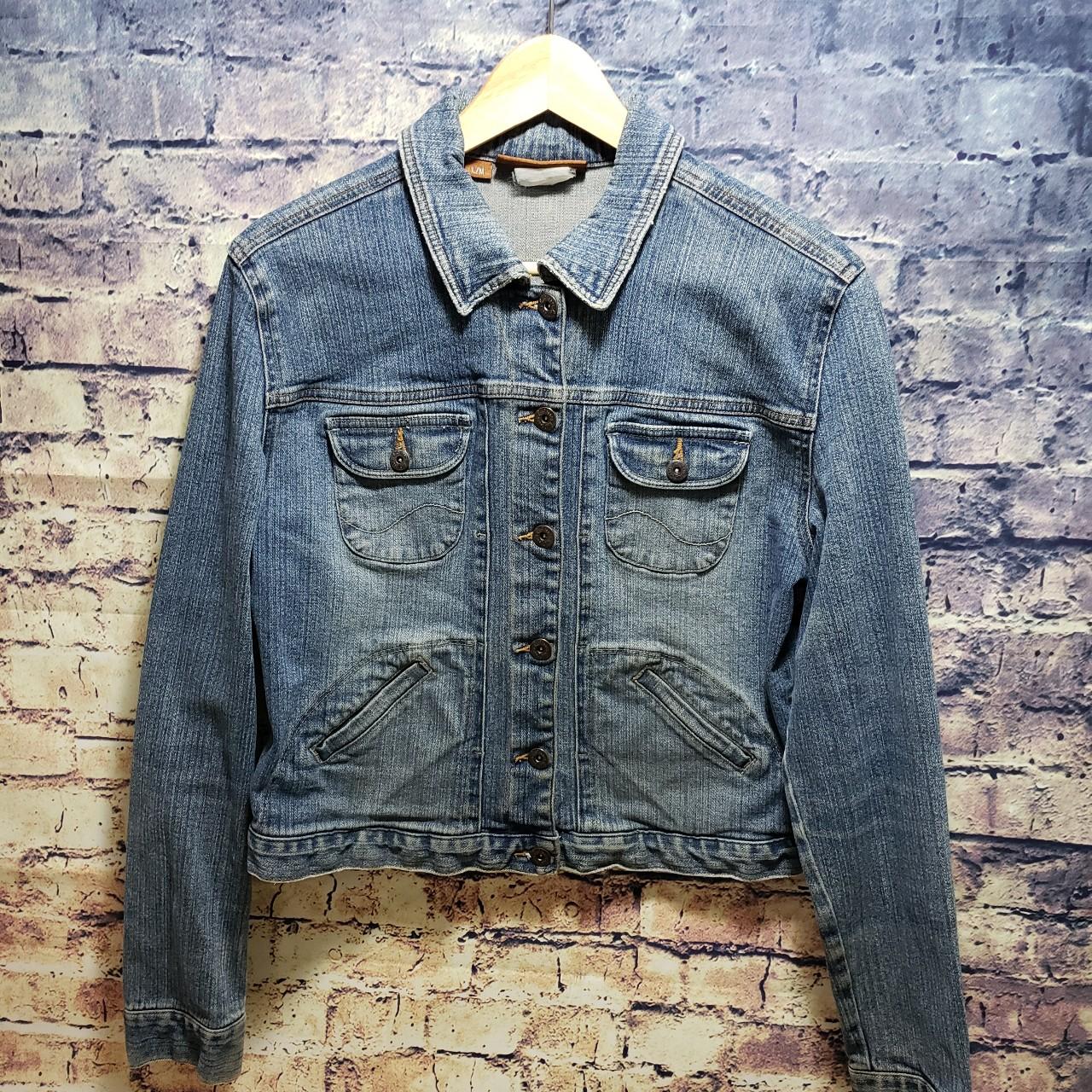 Womens vintage Lee denim jacket sized medium/large.... - Depop